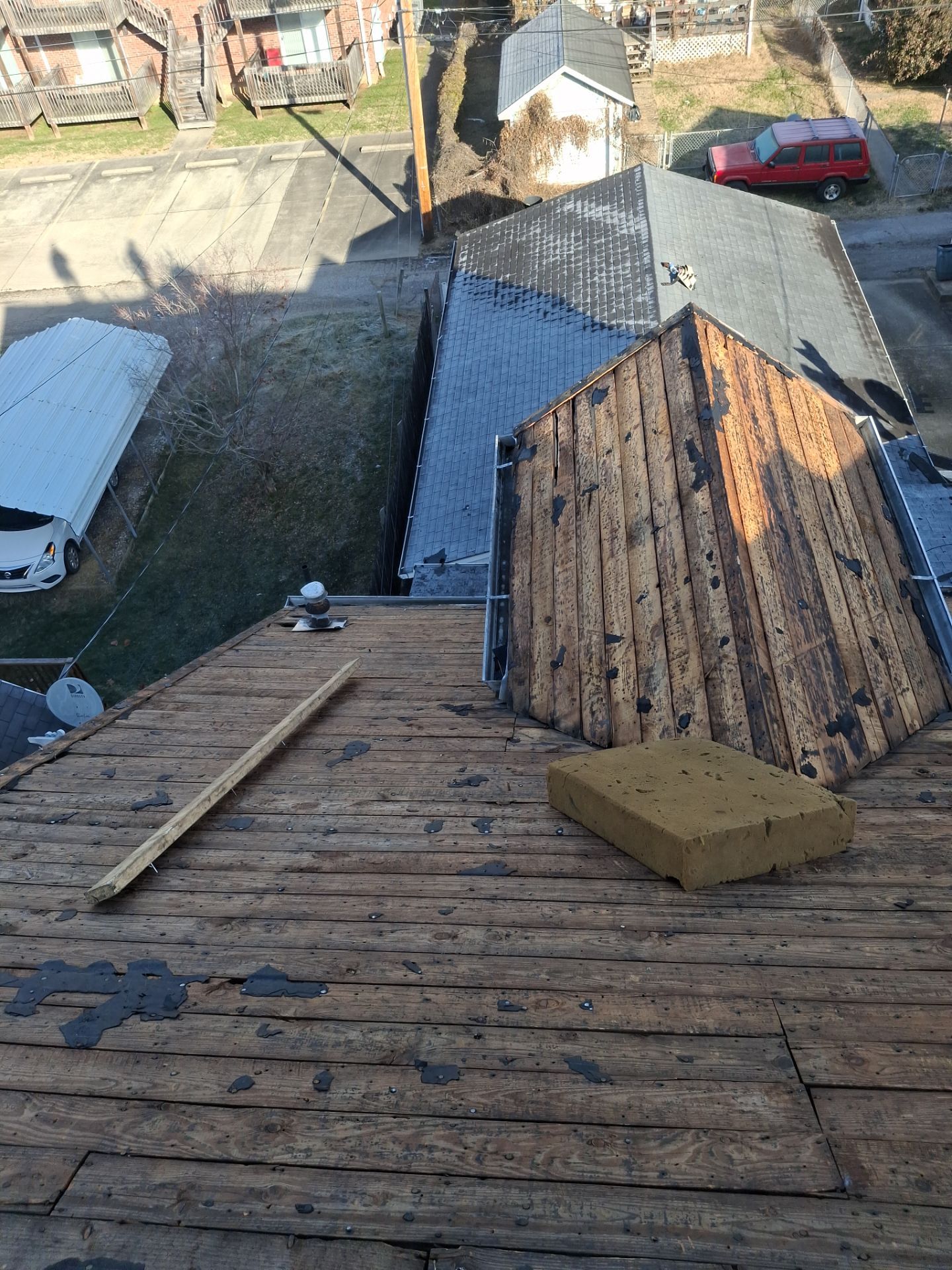 Residential Roofing Installation using GAF Timberline HDZ Charcoal by Rainstoppers Roofing