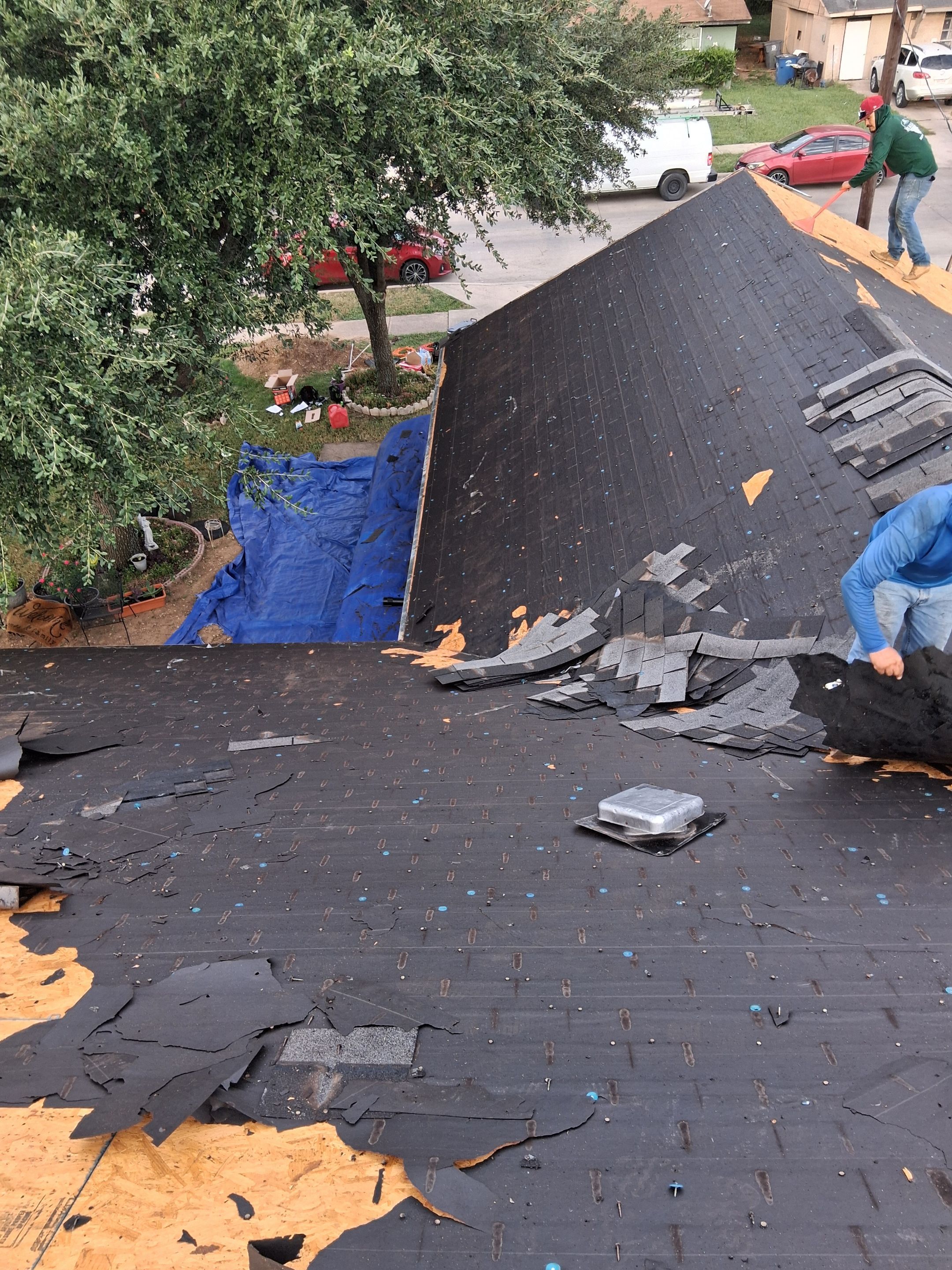 GAF Natural Shadow Charcoal  by Top Sun Roofing