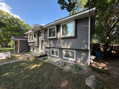 Siding Replacement using Alside D4 Odyssey-Plus Dutchlap Ageless Slate