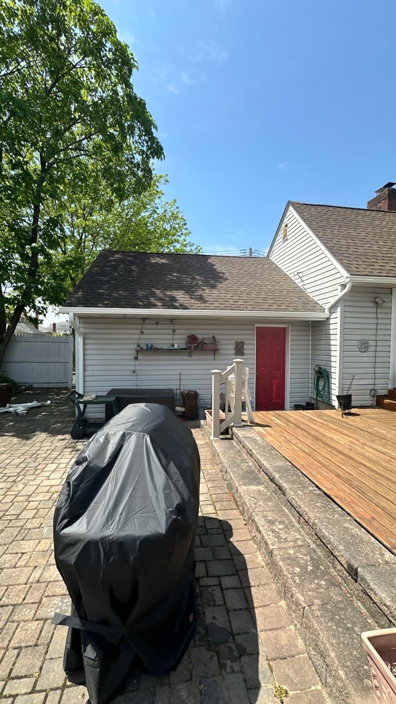 Full House Installation 5" white seamless gutters 2x3 leaders using 5"white K style seamless gutters and 2x3 white leaders by Above All Gutters 