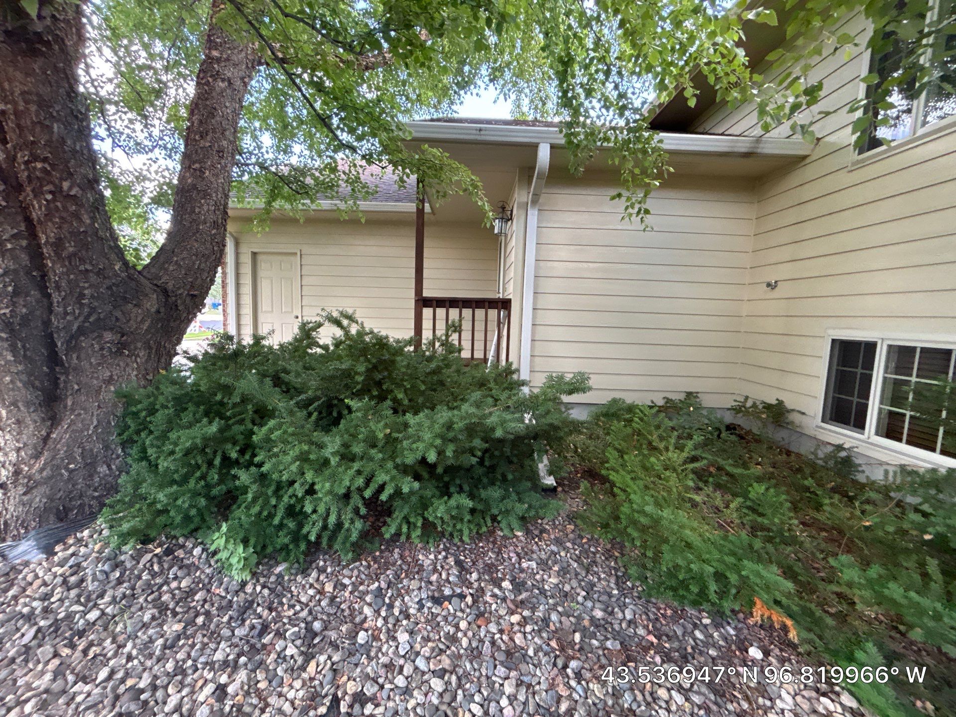 Sioux Falls Exterior Siding Replacement and Custom Deck Upgrade by Select Painting, Coatings & Garage Cabinets