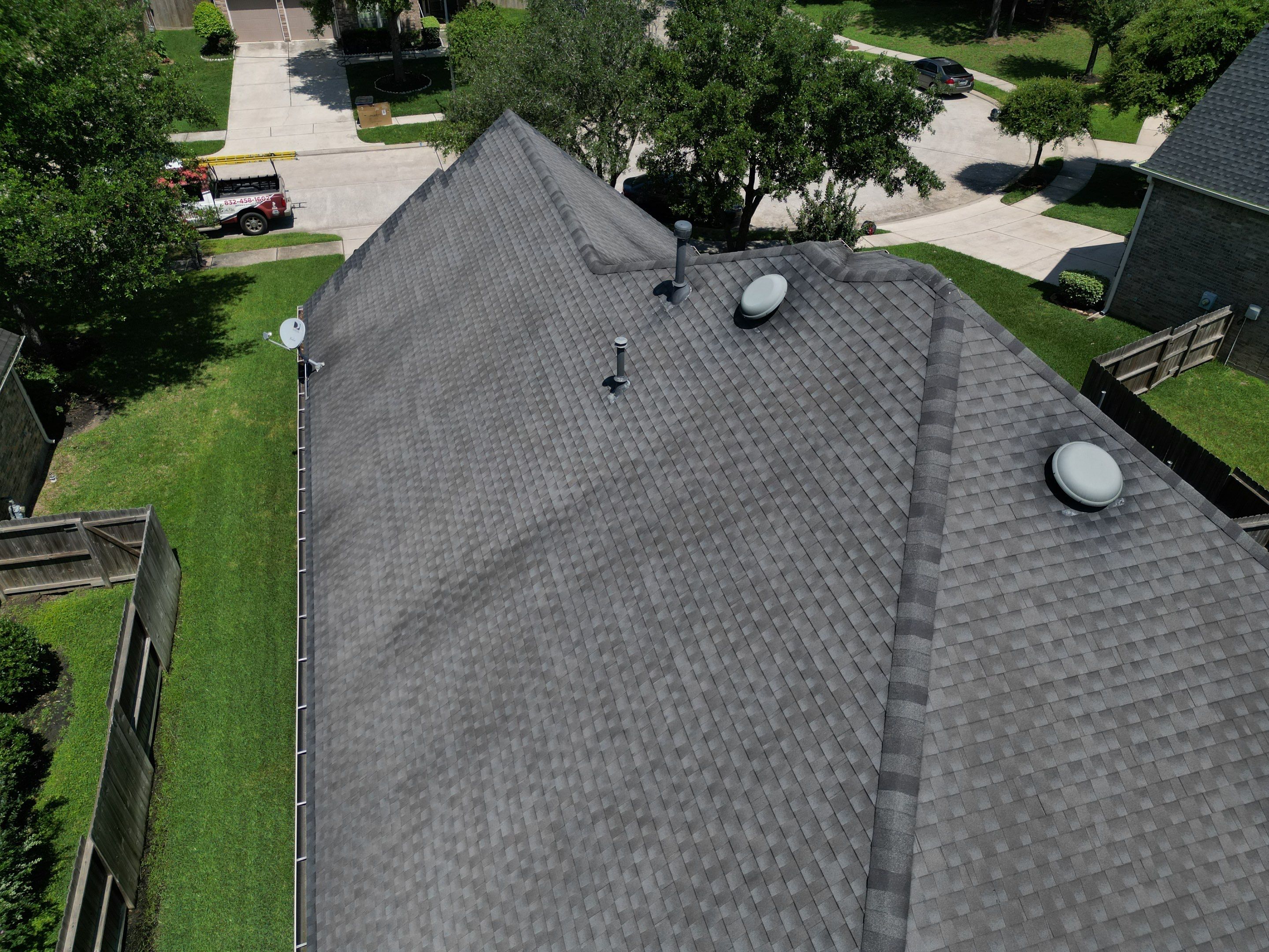 OC Duration Onyx Black by HHH Roofing & Construction