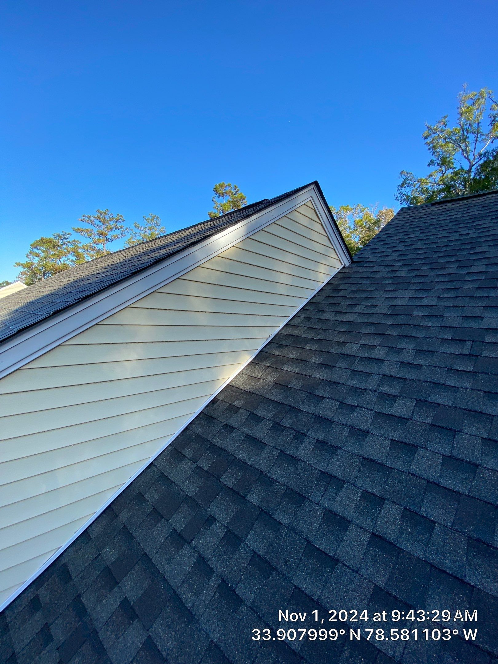 GAF HDZ - Weathered Wood by Linta Roofing Inc