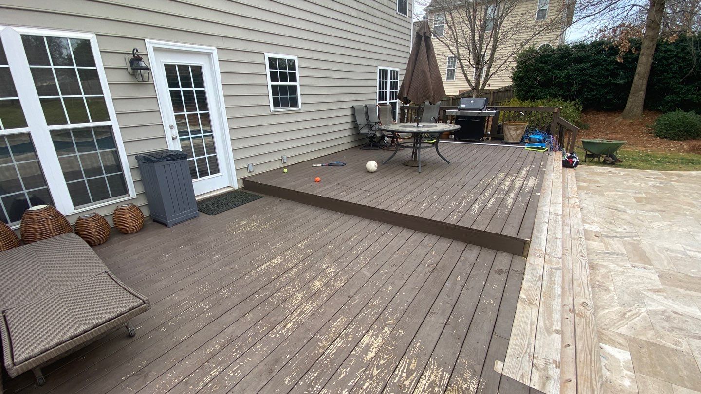 Coated Deck using AcryFin by DuraSeal