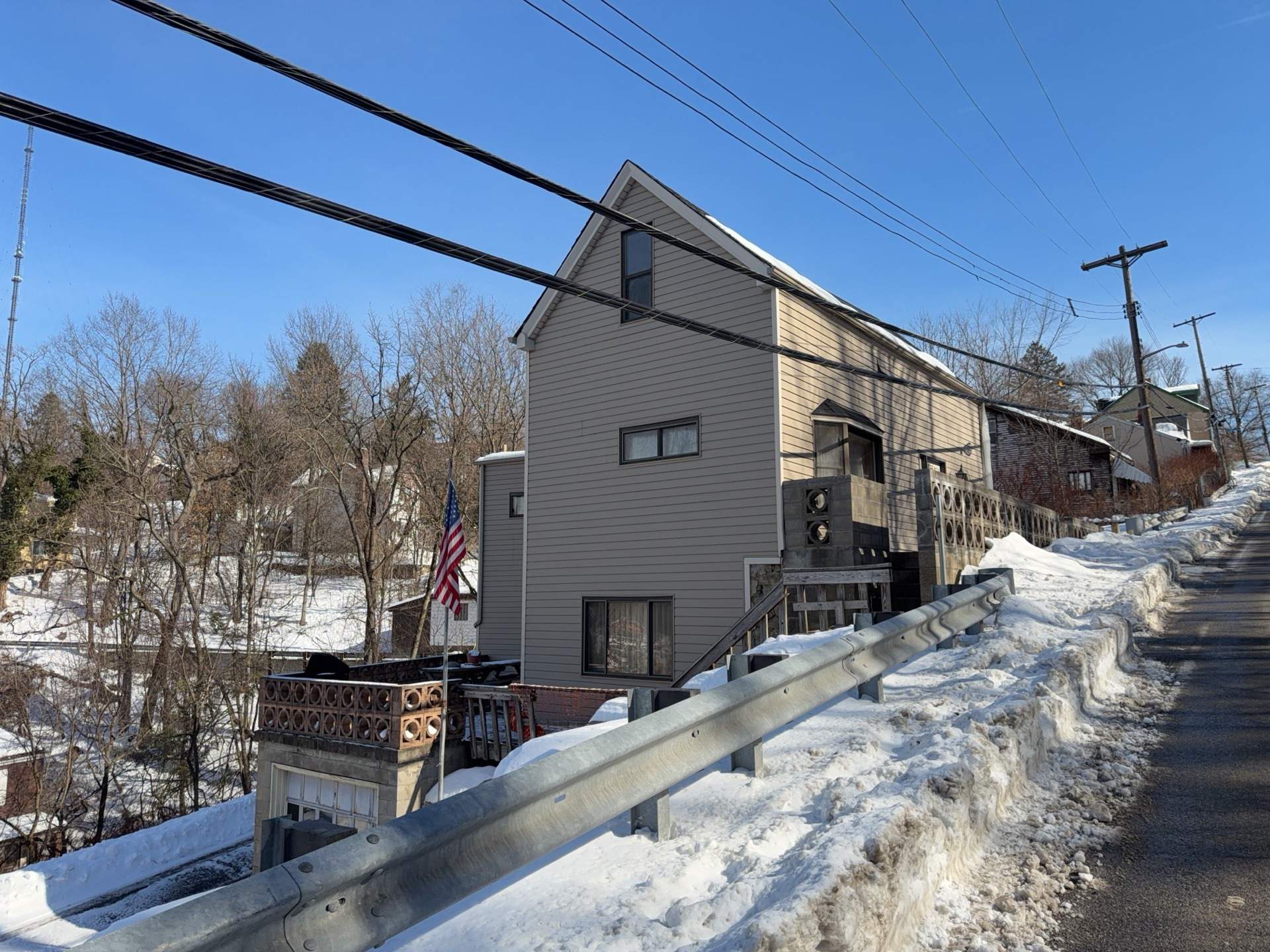 Beautiful Ovation by Mastic Vinyl Siding on the Northside by Ideal Siding Pittsburgh