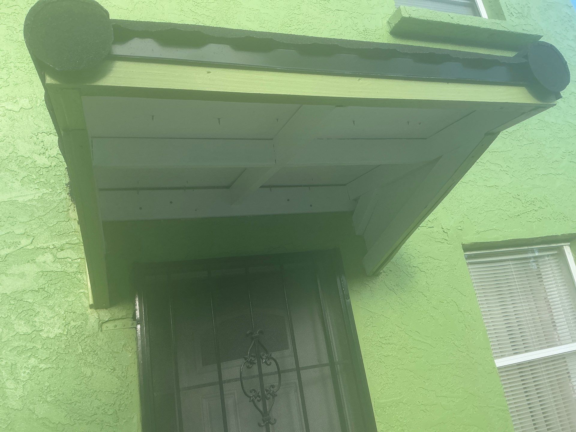 White Aluminum Soffit and Fascia in St.Petersburg FL by Gutter Professors