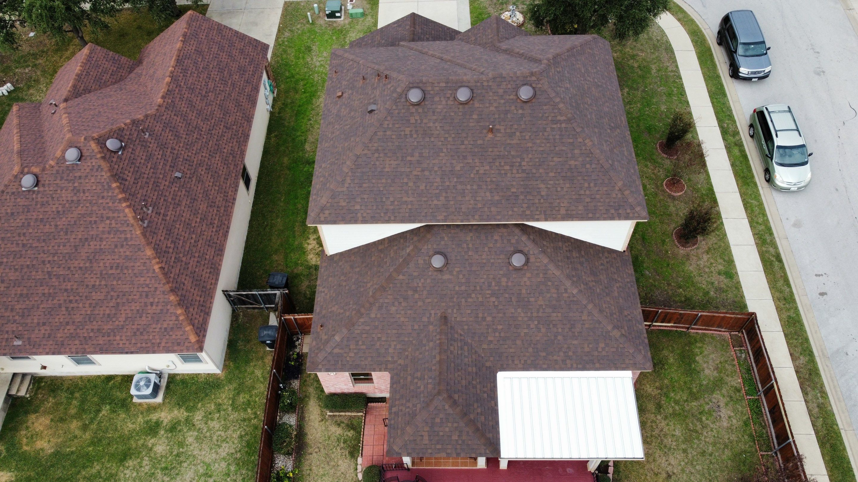 Residential Roofing Installation using Owens Corning Oakridge by Kstylez Roofing & Construction