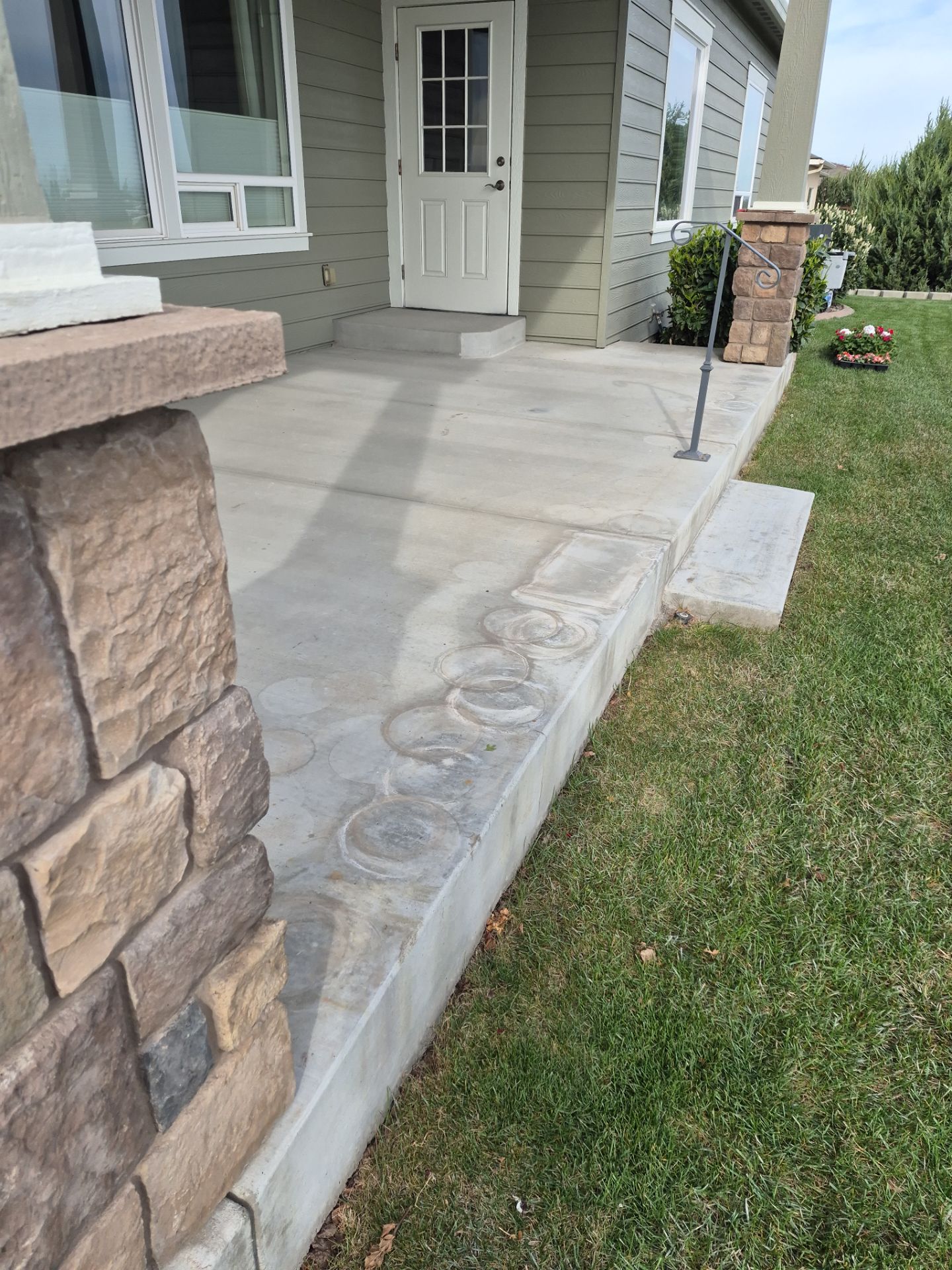 Richland Patio and Entryway Coating with Trail Mix Flake Finish by Croc Coatings, LLC