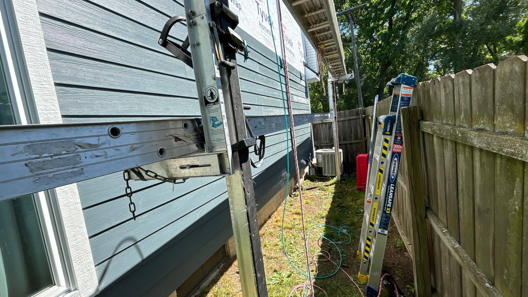 Siding Replacement using Hardie Plank S8 1/4" by 180 Contractors