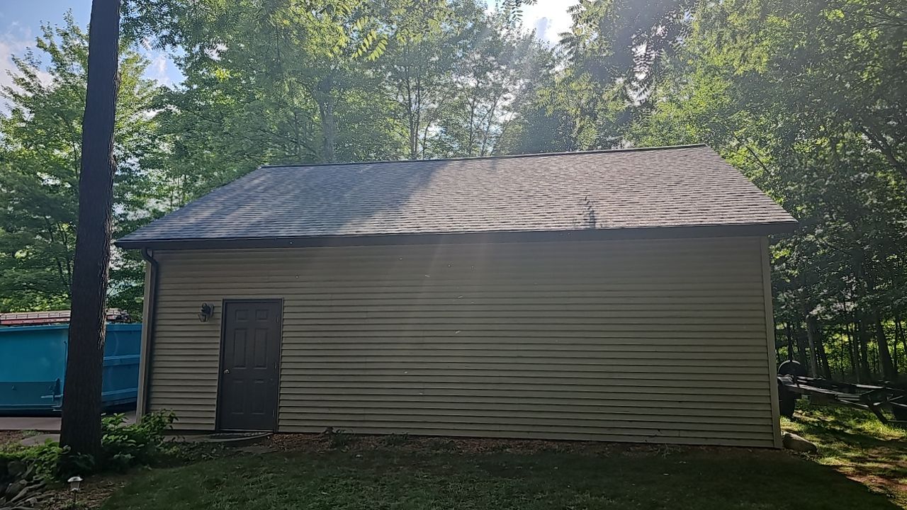 Owens Corning Color: Williamsburg Gray by Eagle Eye Roofing