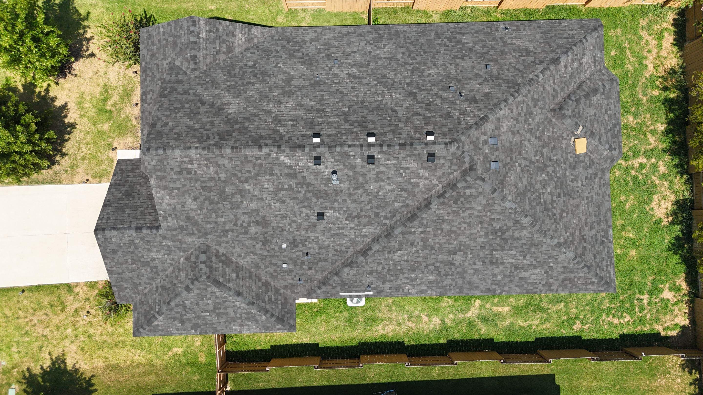 Brilliant Black - Malarkey Vista by RoofsOnly.com