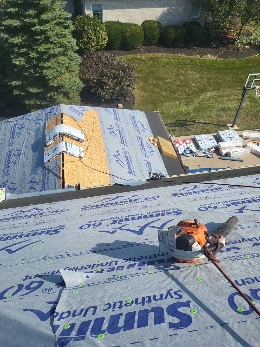 ATLAS PINNACLE COLOR: WEATHERED WOOD by Eagle Eye Roofing