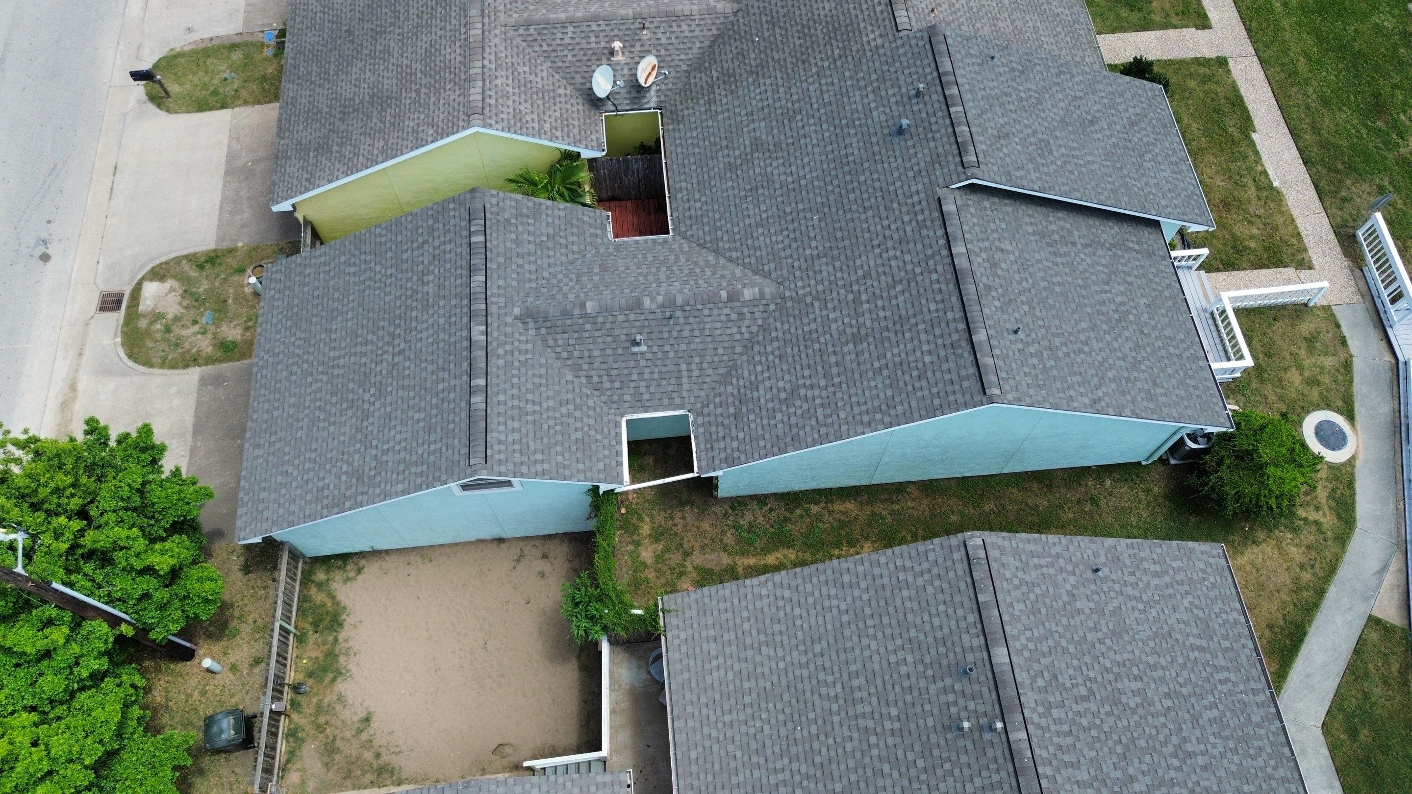 Bay Meadows Townhomes  by Noble Roofing