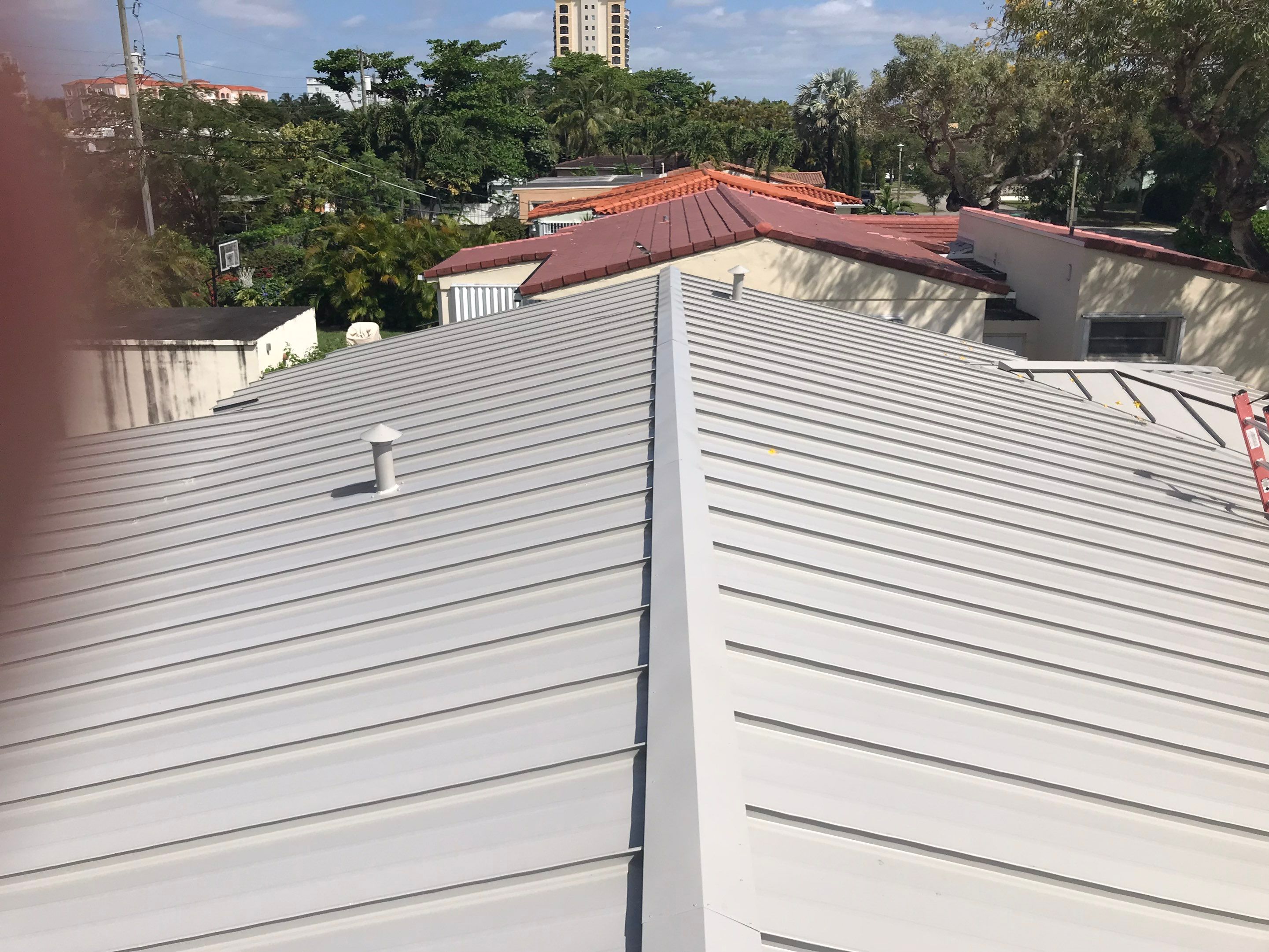 Metal Roof - Galvalume Ash Gray by Istueta Roofing