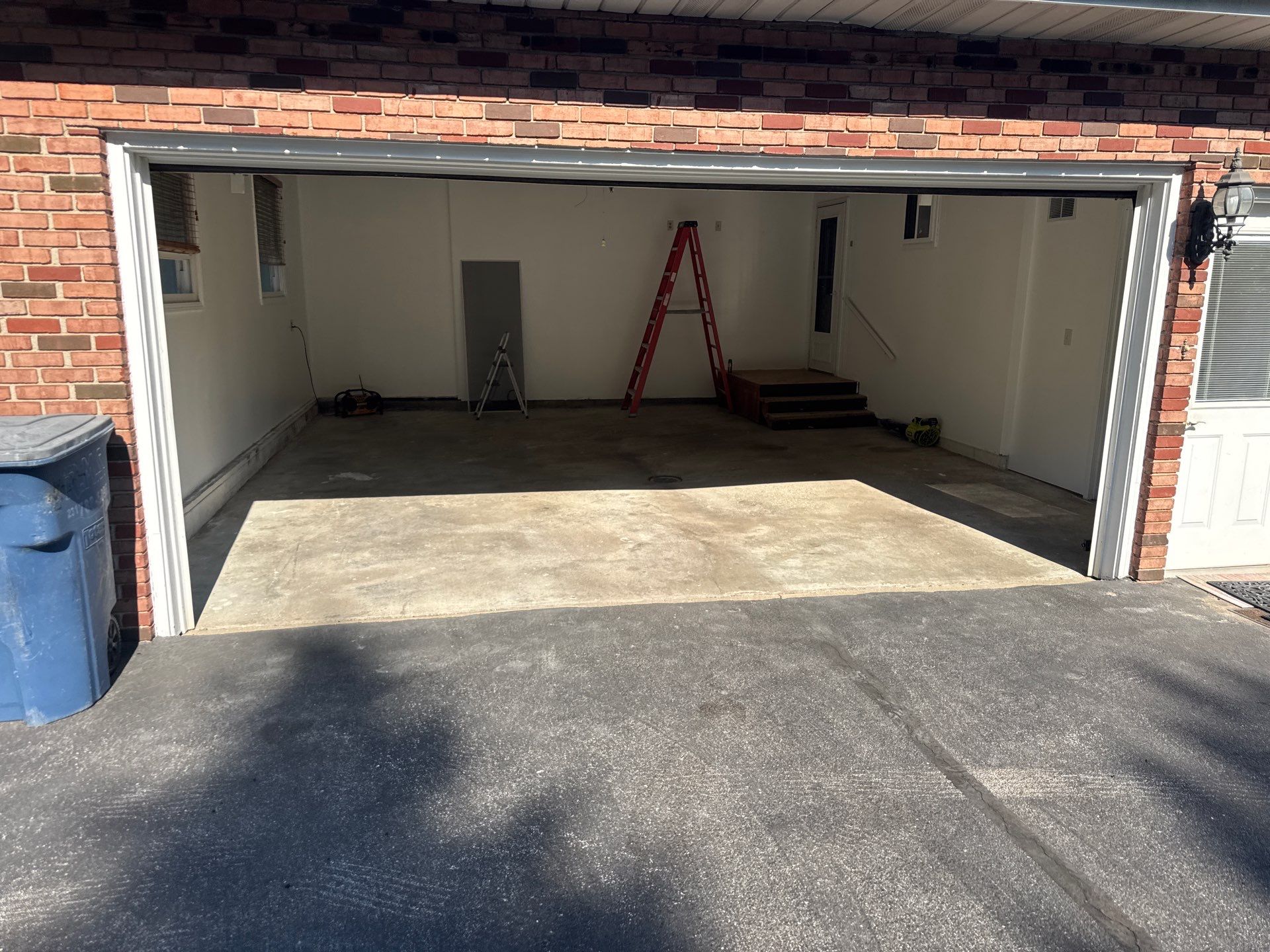 Multi-Colored Epoxy Flake Garage Floor Installation in Fruitport by Gordon Painting