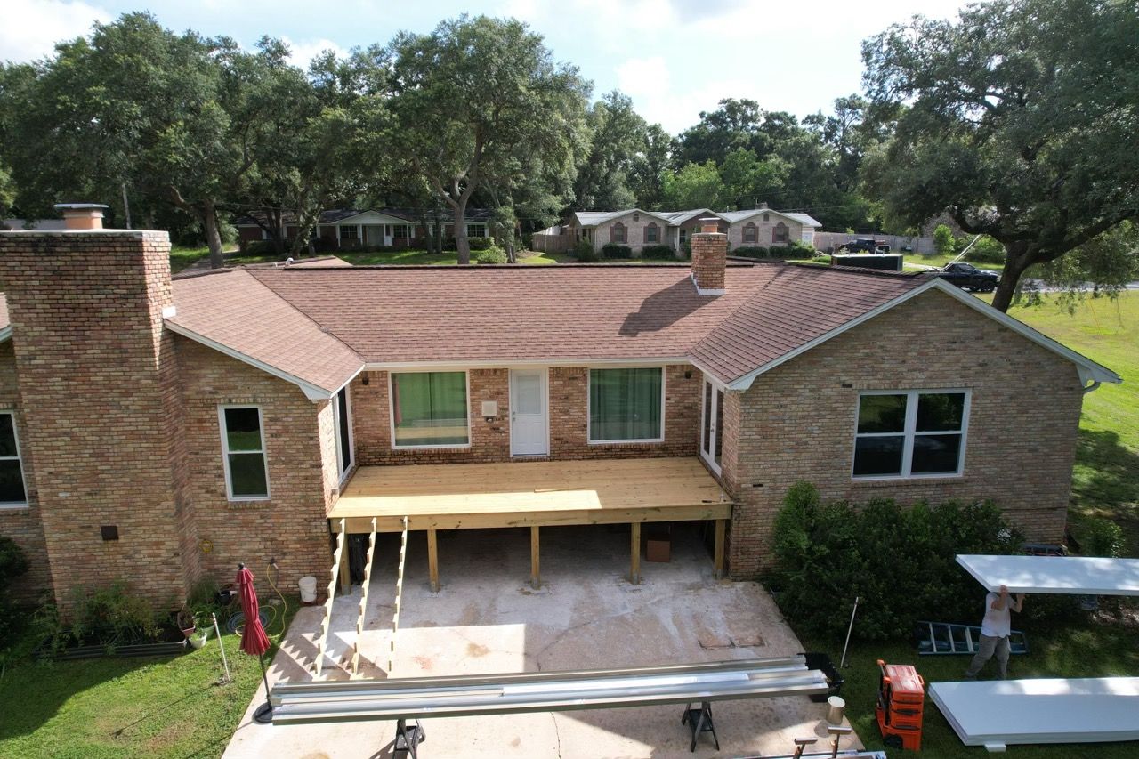 Screen Room w/Deck in Milton by Titan Sunrooms