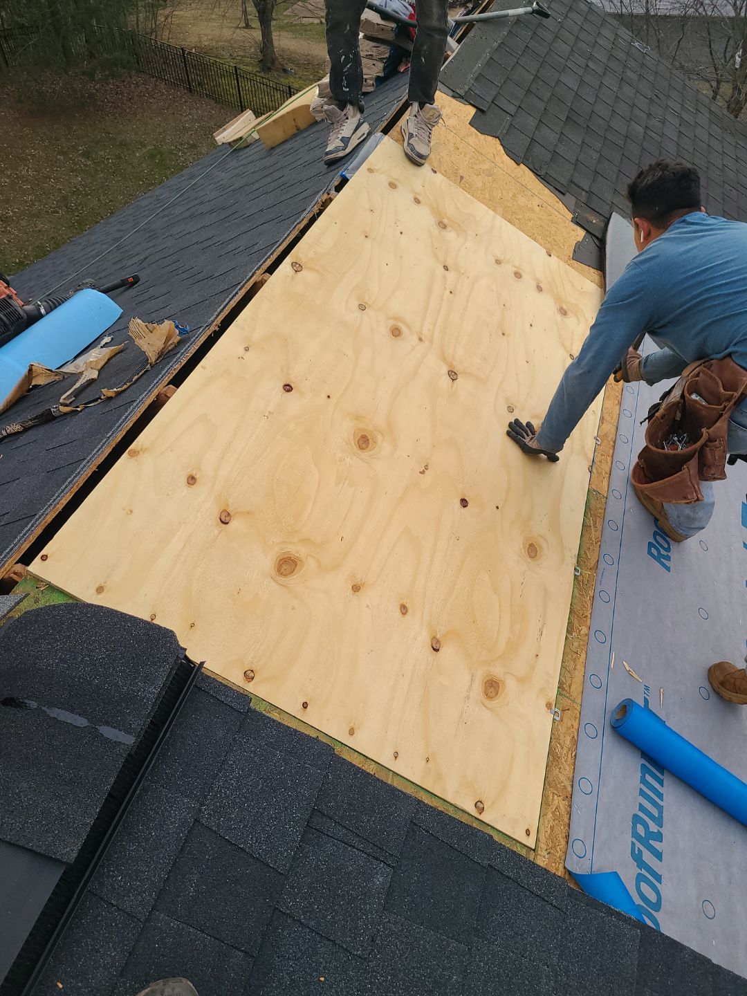 Manassas Landmark Pro Roof in Max Def Charcoal Black by RM Banning, Inc.