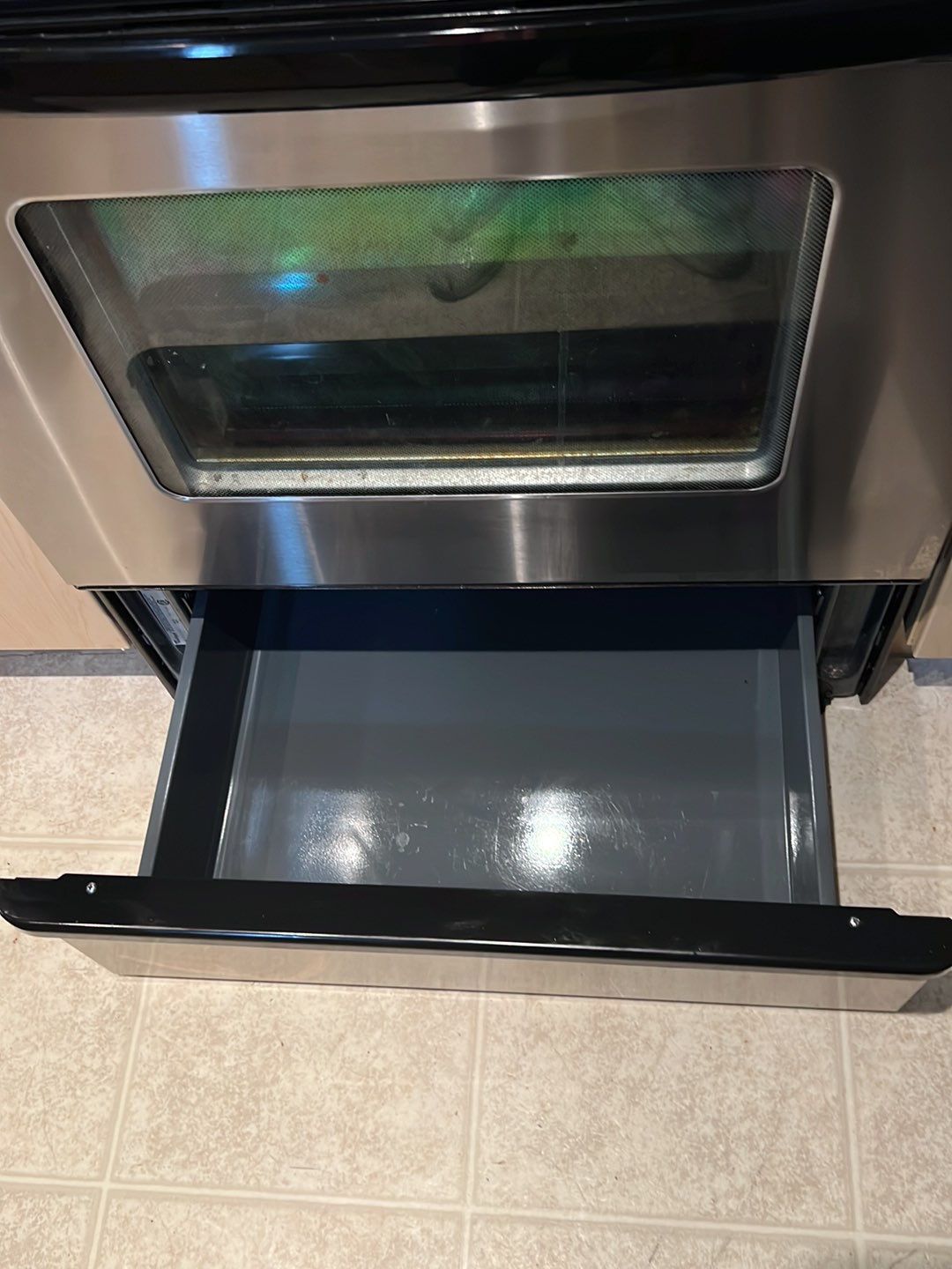 Moveout Clean - Very dirty by Tidyups Cleaning Service Inc