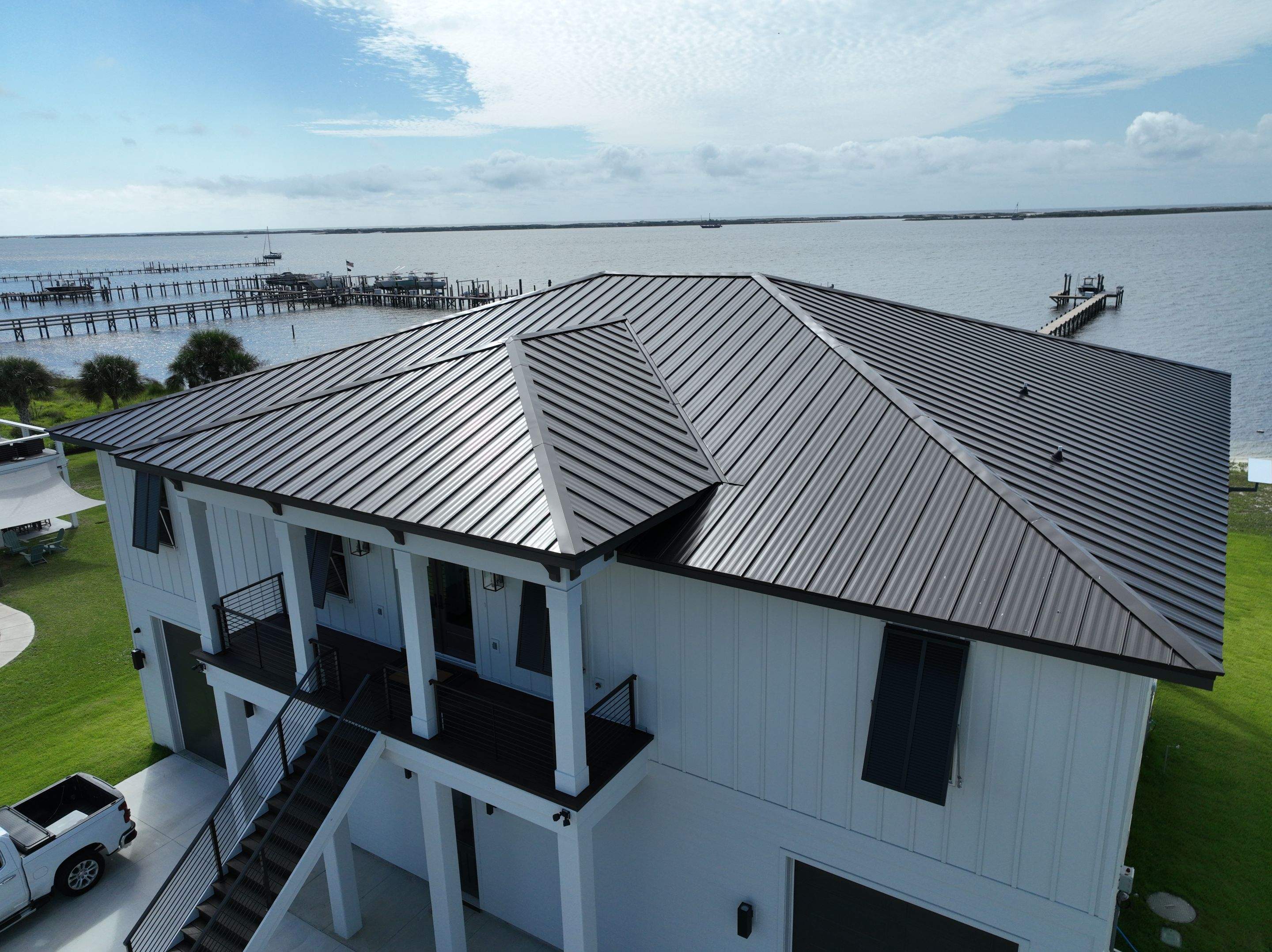 Standing Seam Metal Roof by Professional Roofing Company