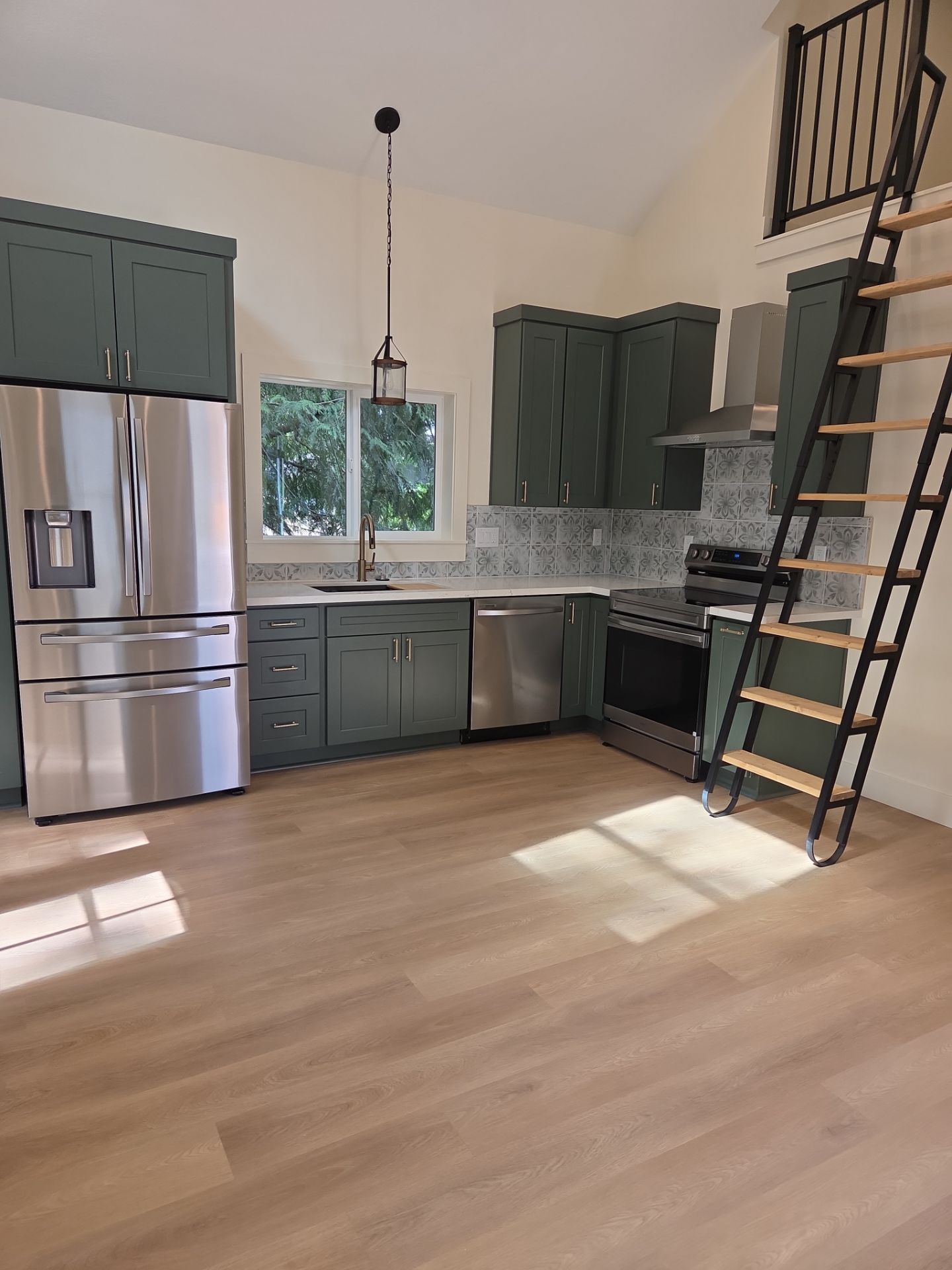 Complete Custom Accessory Dwelling Unit Construction in Oatfield, Oregon by American Made Construction 