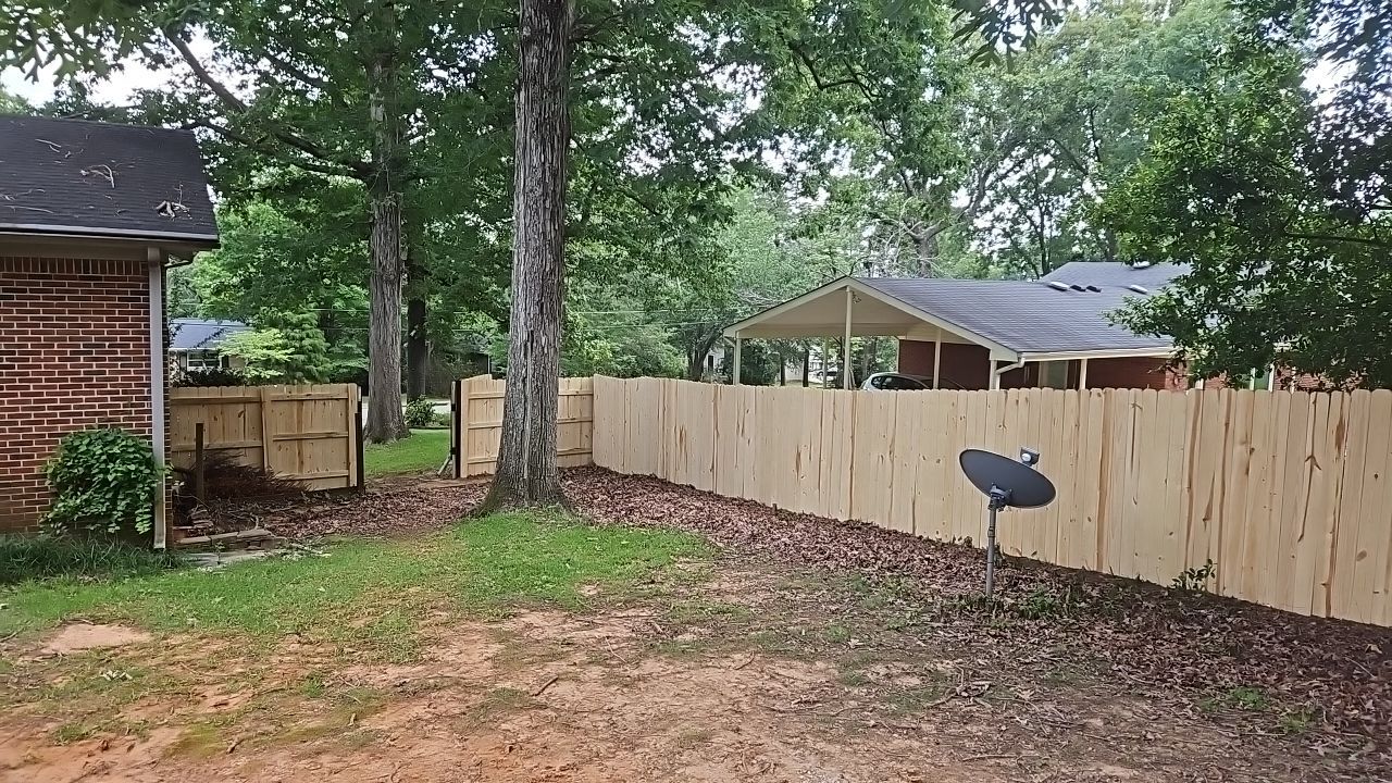 Royal Knoll Lane - Fence Installation  by Pillar and Pine