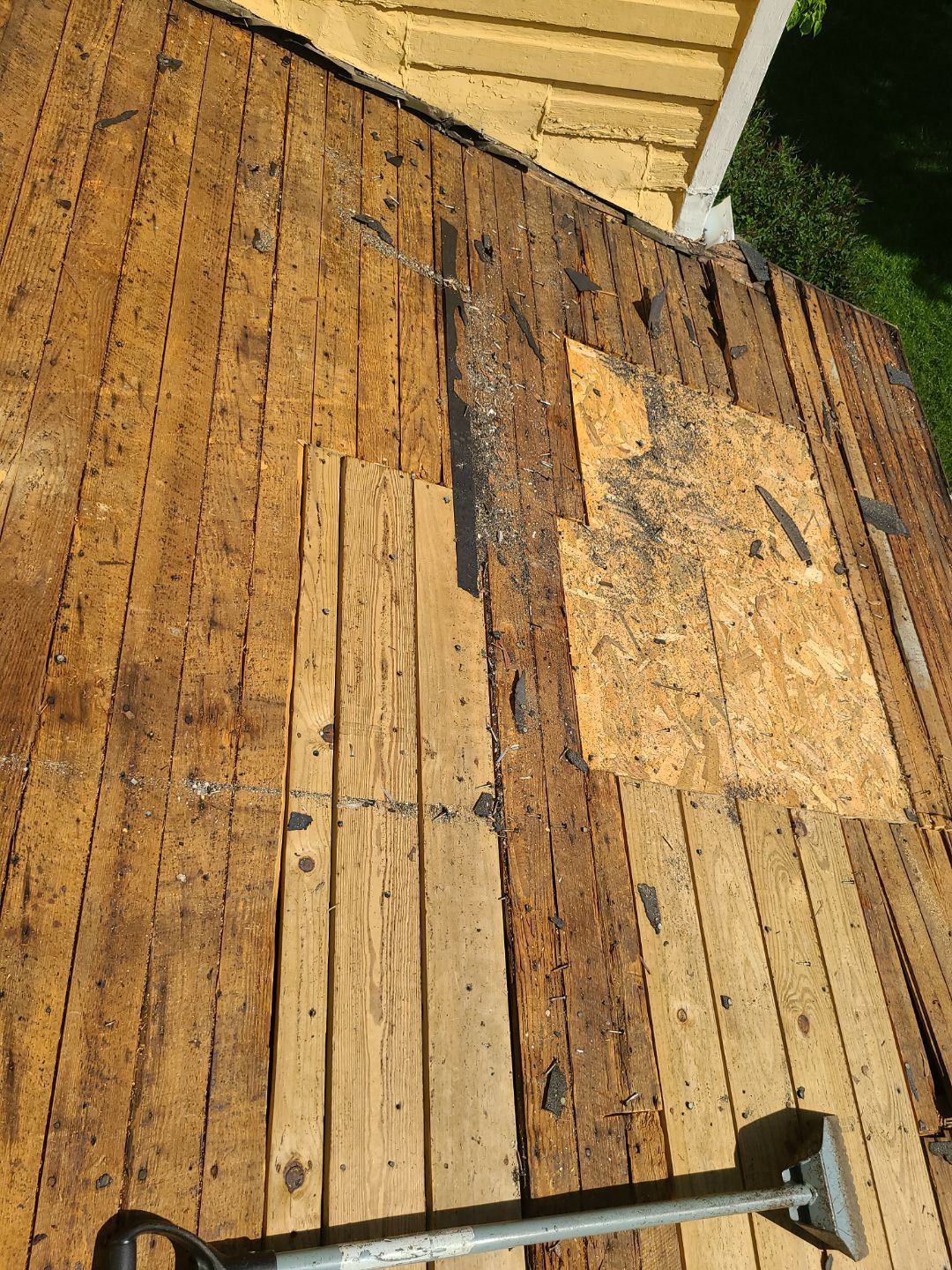 Arlington: CertainTeed Landmark Designer Shingles in Moire Black by RM Banning, Inc.