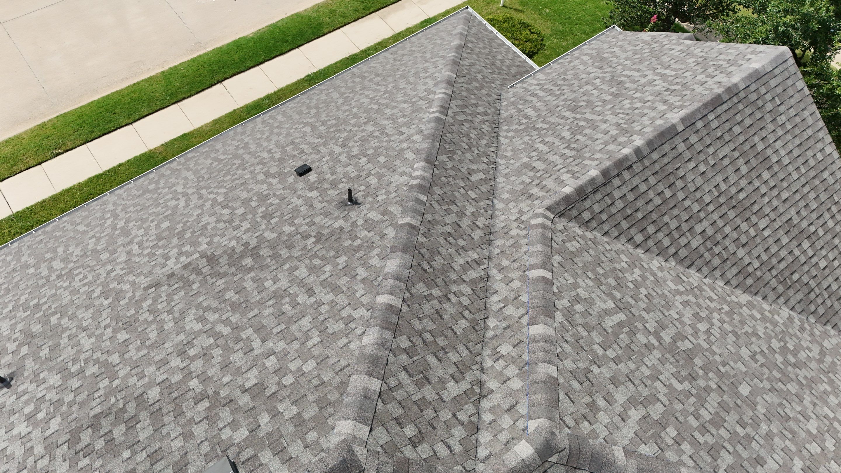 Project in Fort Worth  by Armor Roofing | Exteriors