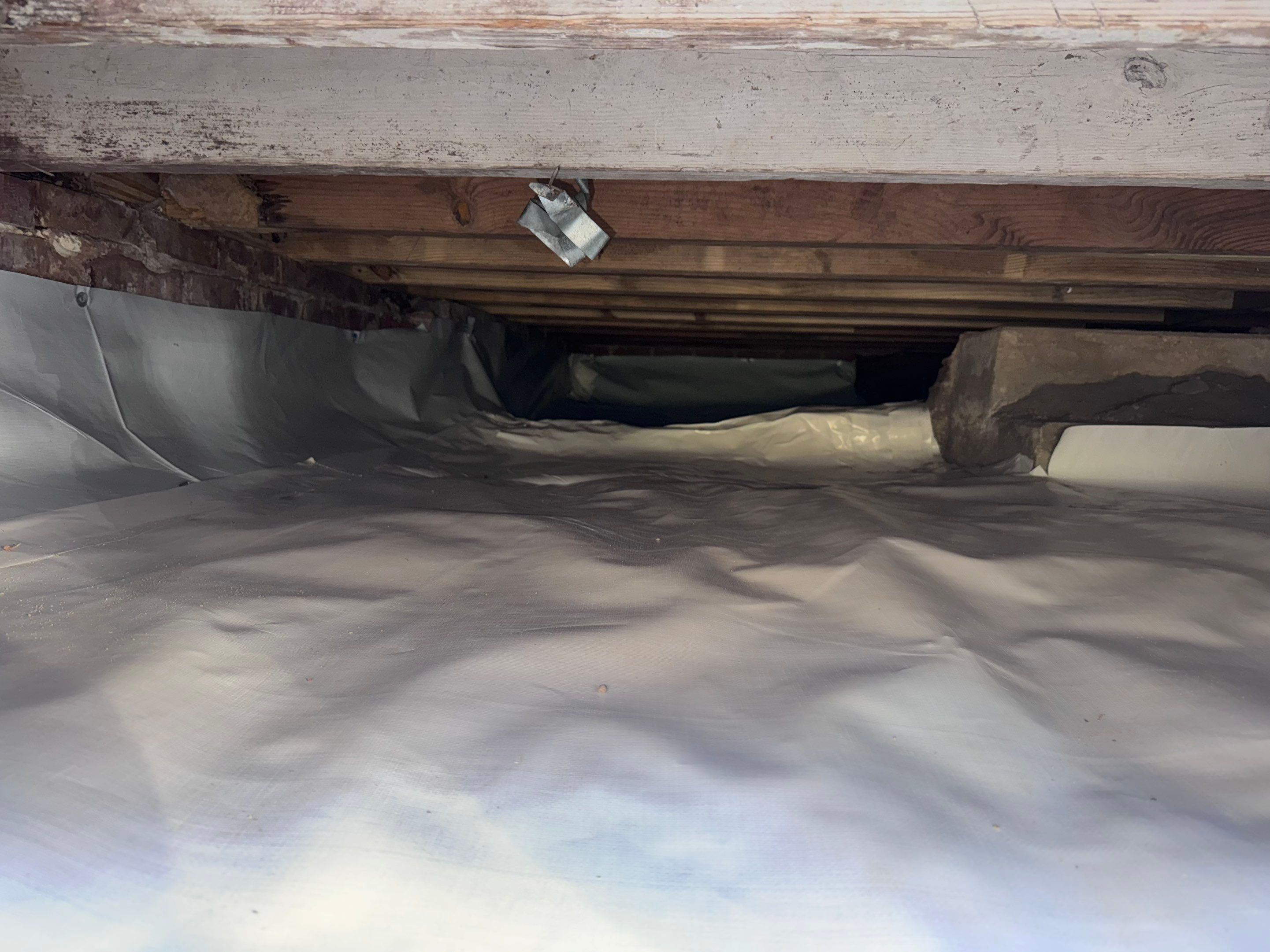 Sealed Crawlspace using Aprilaire E-70 Dehumidifier by Impact Crawlspace