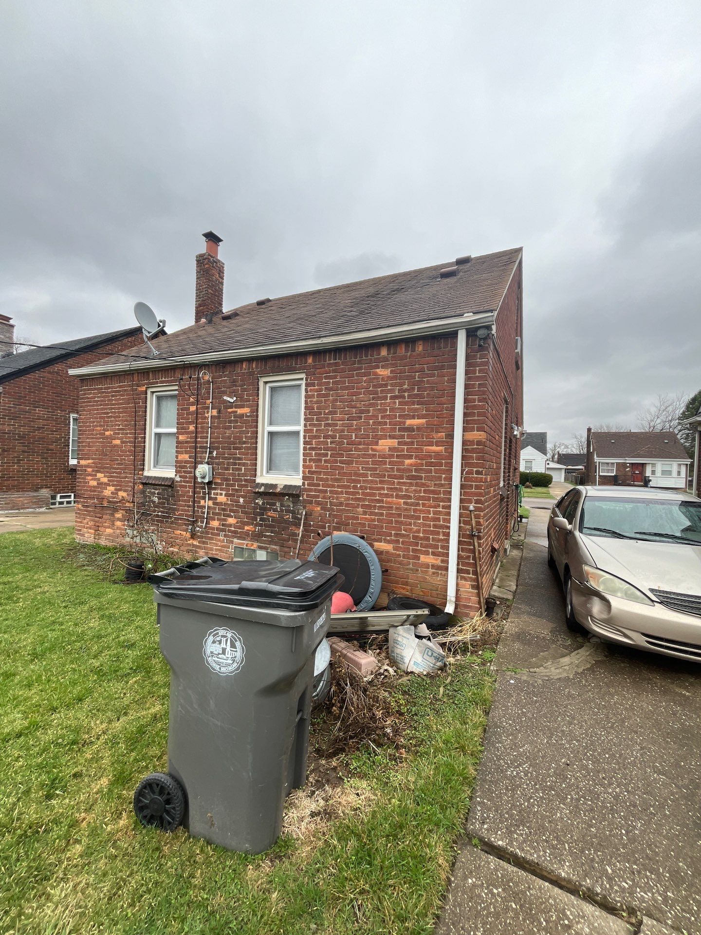 Roof Replacement using Owens Corning Onyx Black by 180 Contractors