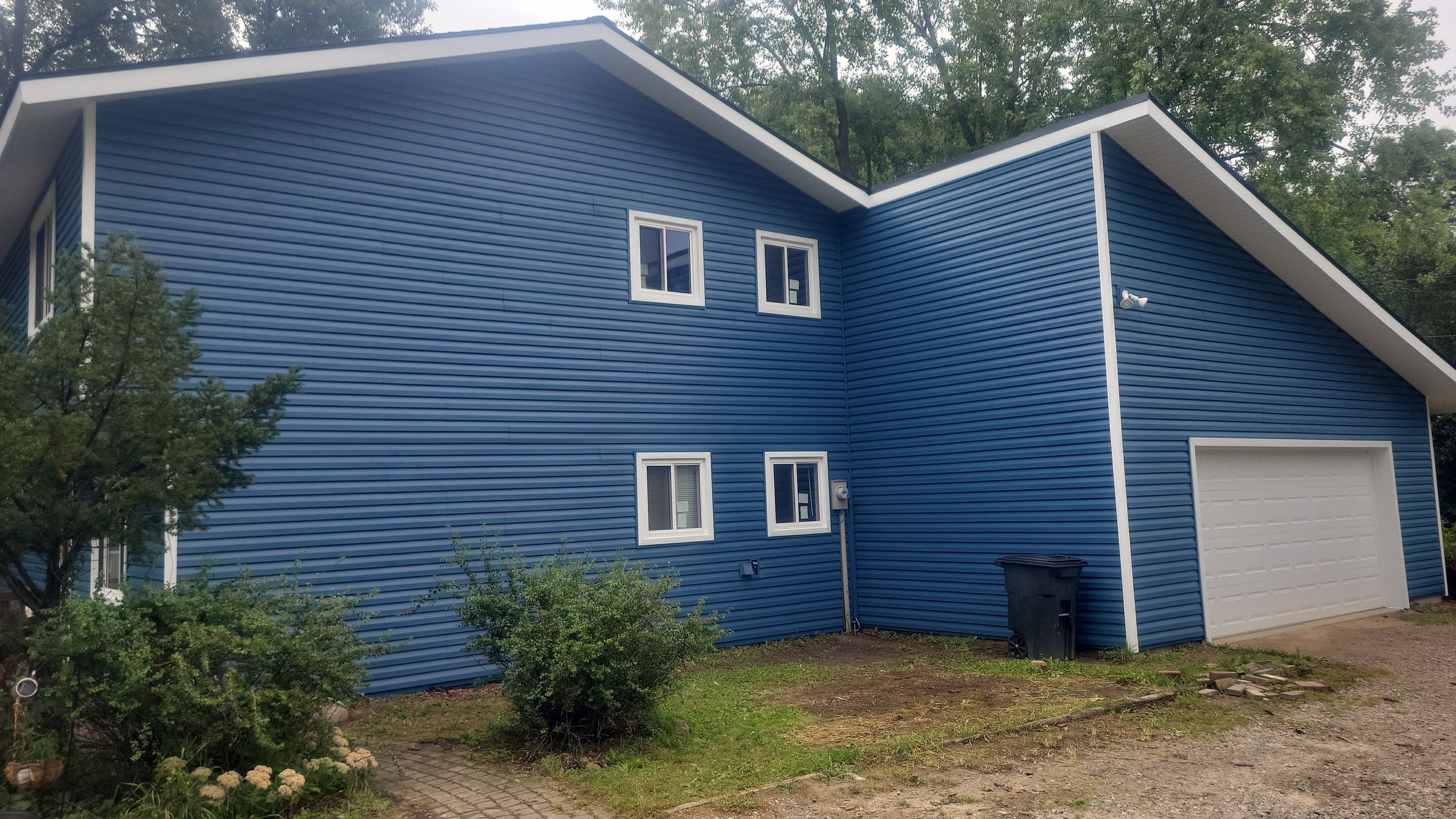 Siding Replacement using Alside D4 1/2" Dutchlap by 180 Contractors