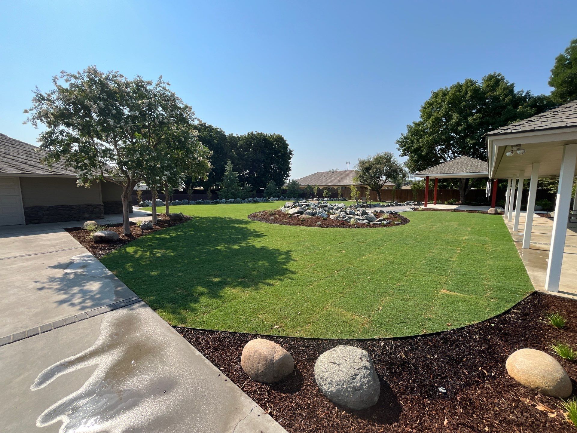 Relaxing Country Estate by Kaylor Landscape inc.