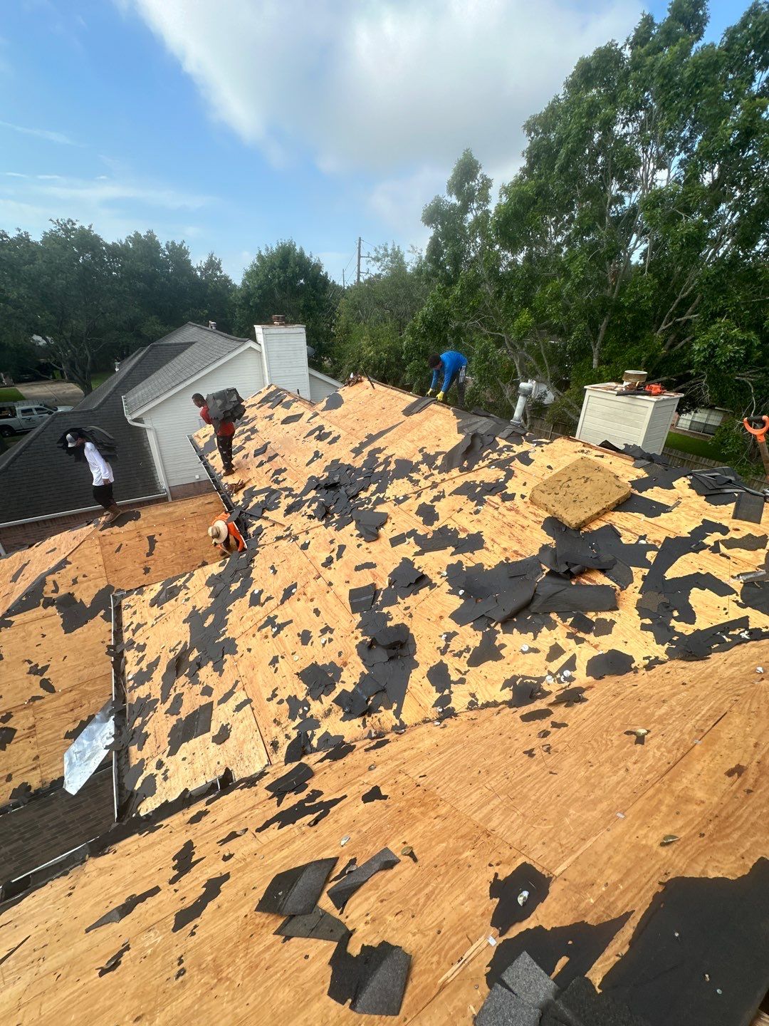 Residential Roofing Installation using Owen's Corning Duration (Lifetime) Shingles by Roof Repair Company