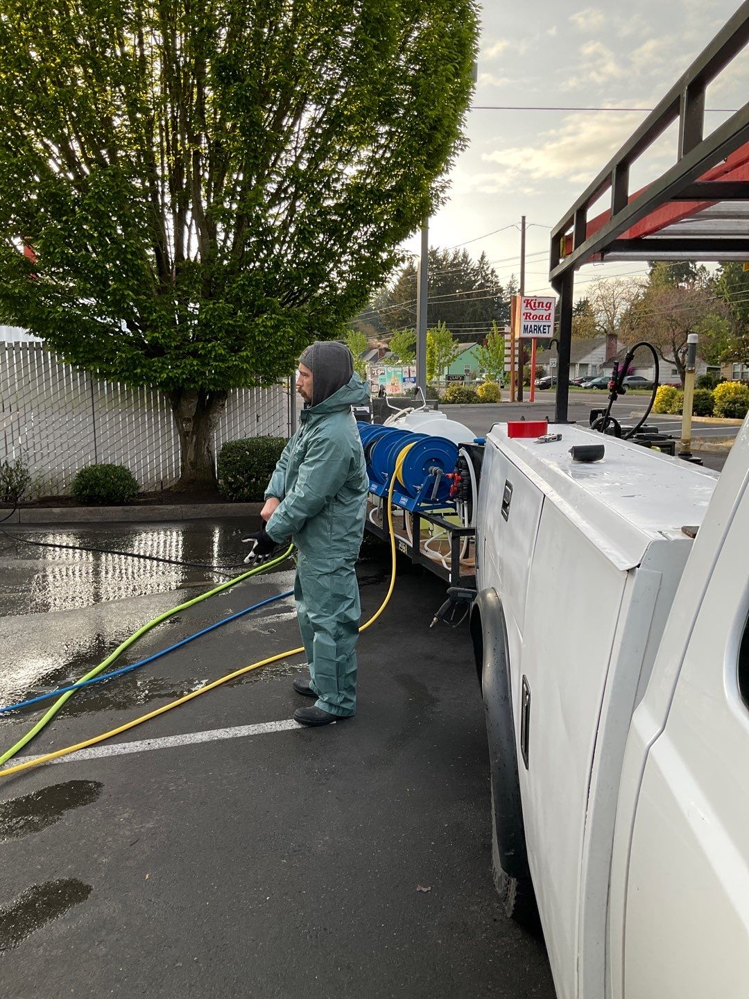 Store wash using Soft wash solution by Willamette Outdoor Wash LLC