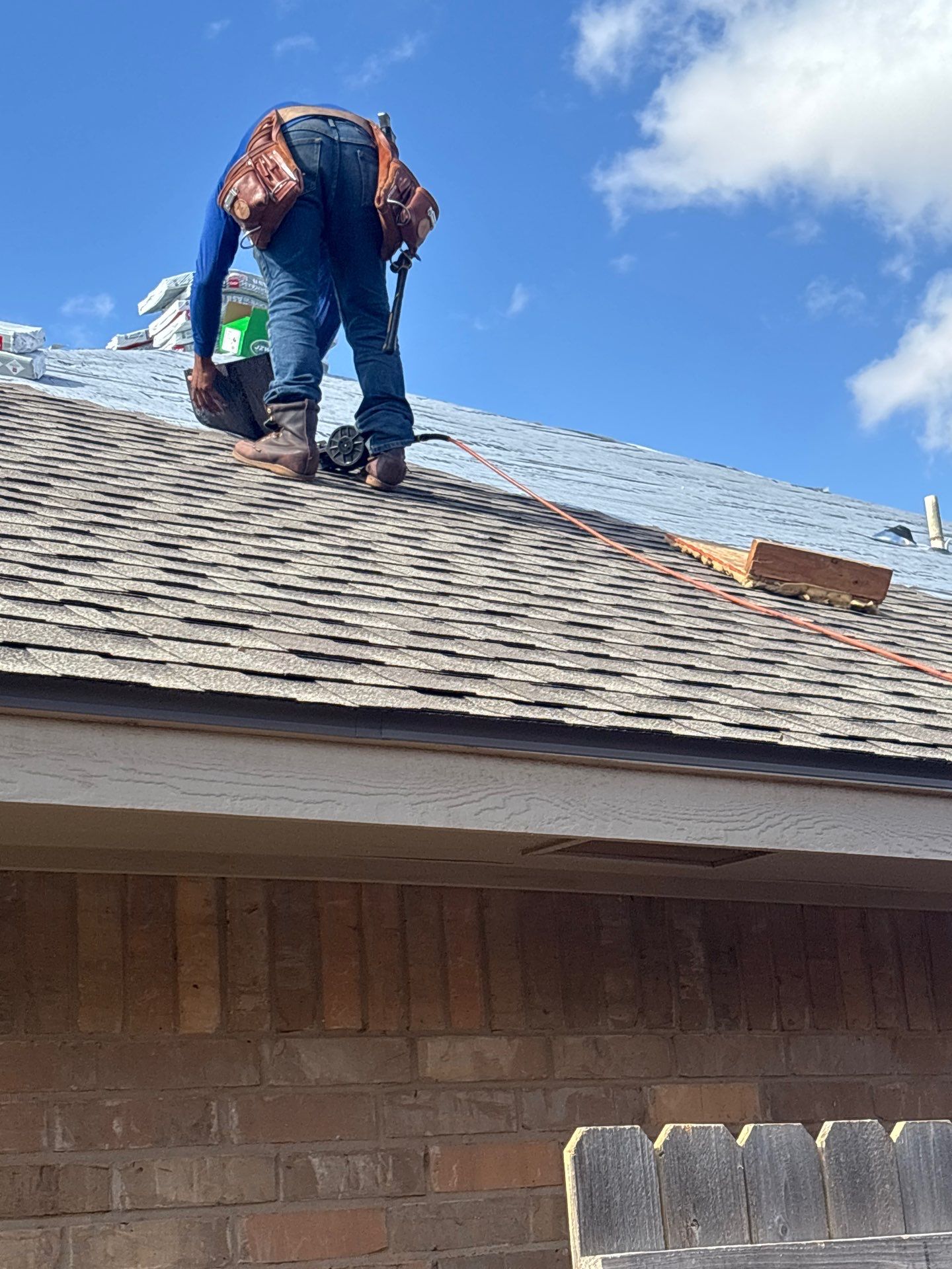 GAF - Weatherwood by Frontline Roofing and Construction