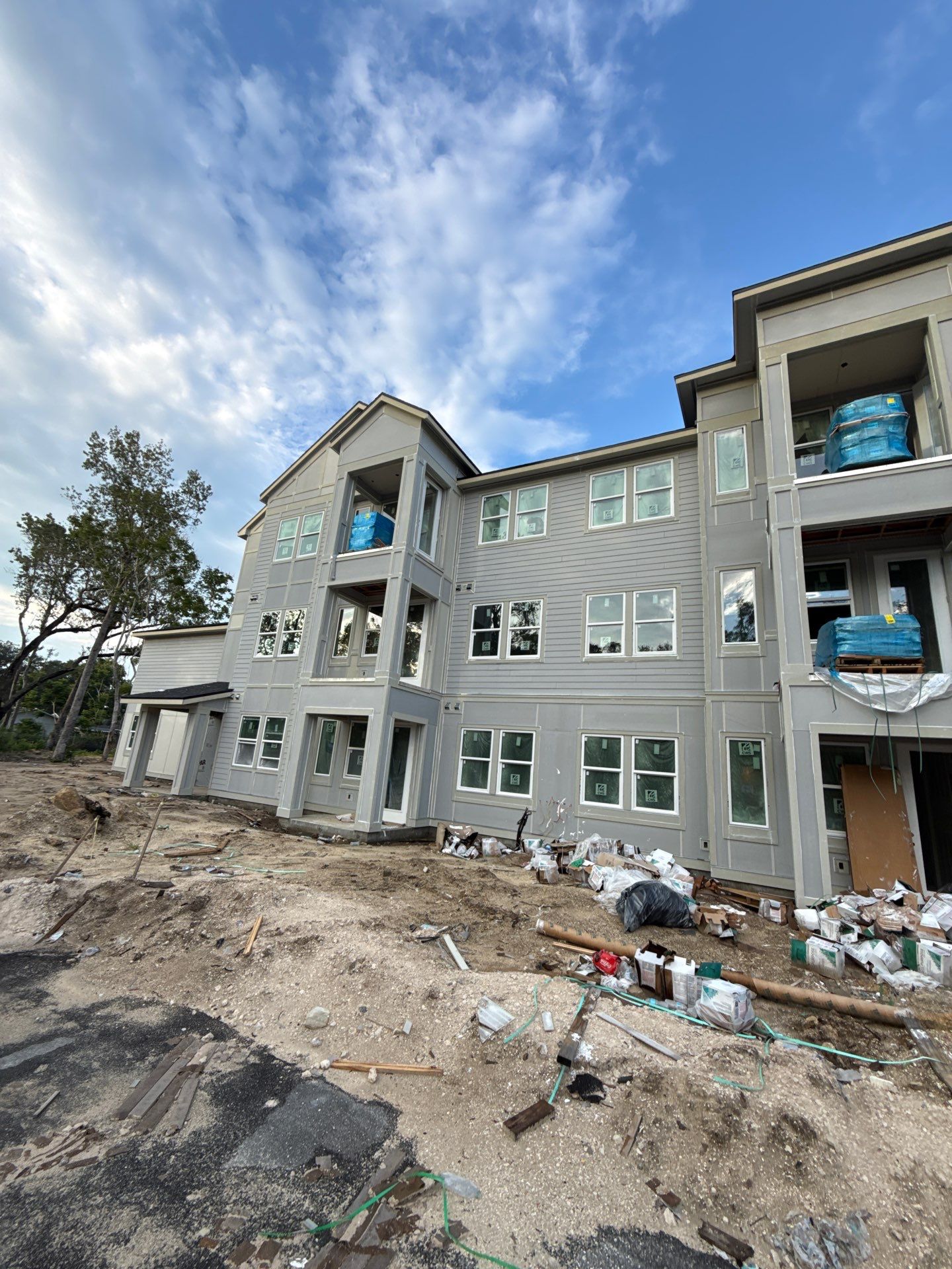 7-Inch Seamless Gutters for Large Roofs in Daytona Beach FL by Gutter Professors