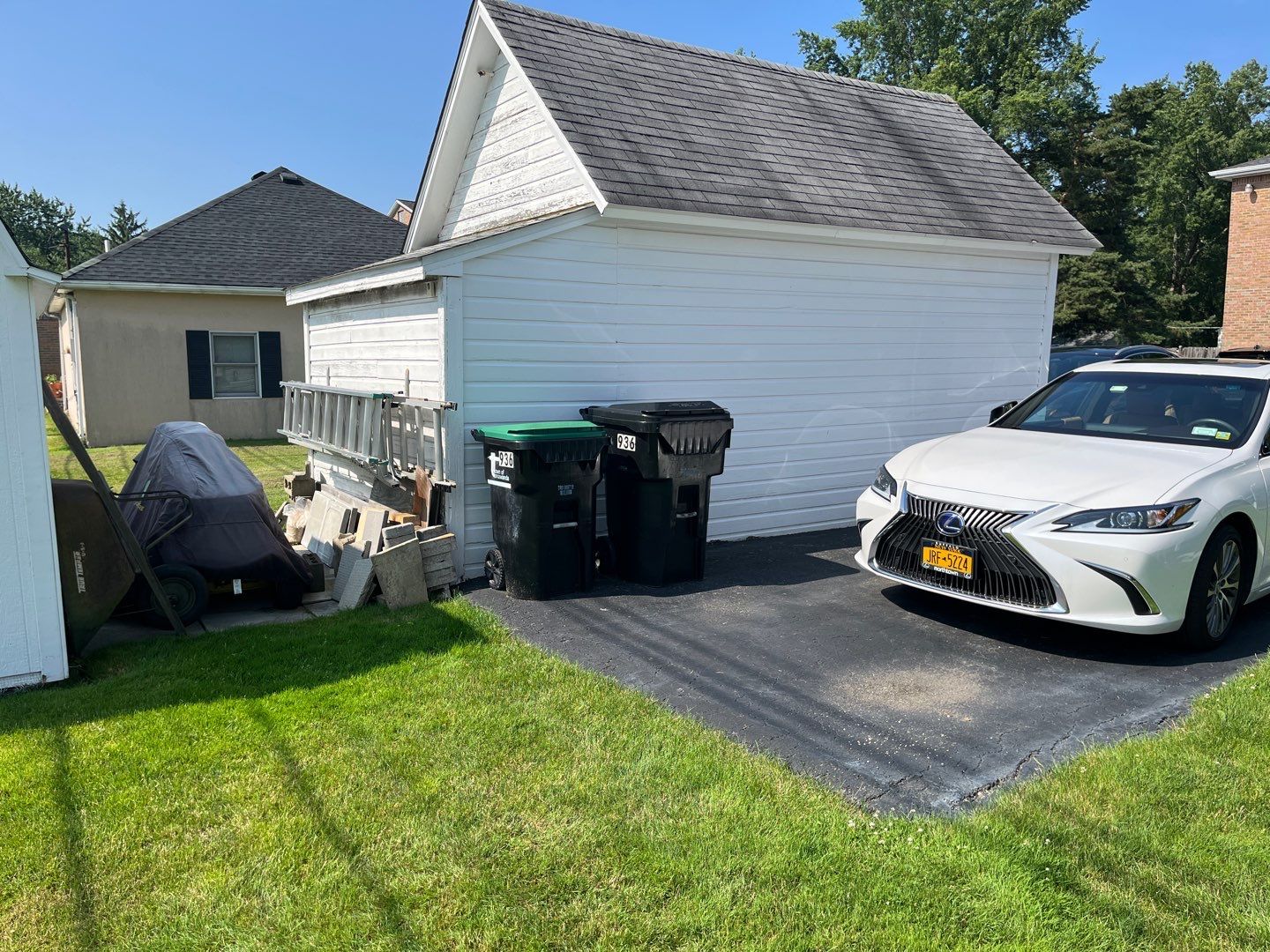 Garage by Ivy Lea Construction