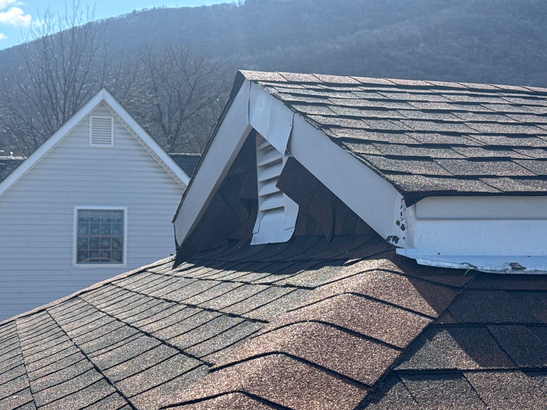 owens corning roof in stall in Beacon NY by roberts roofing