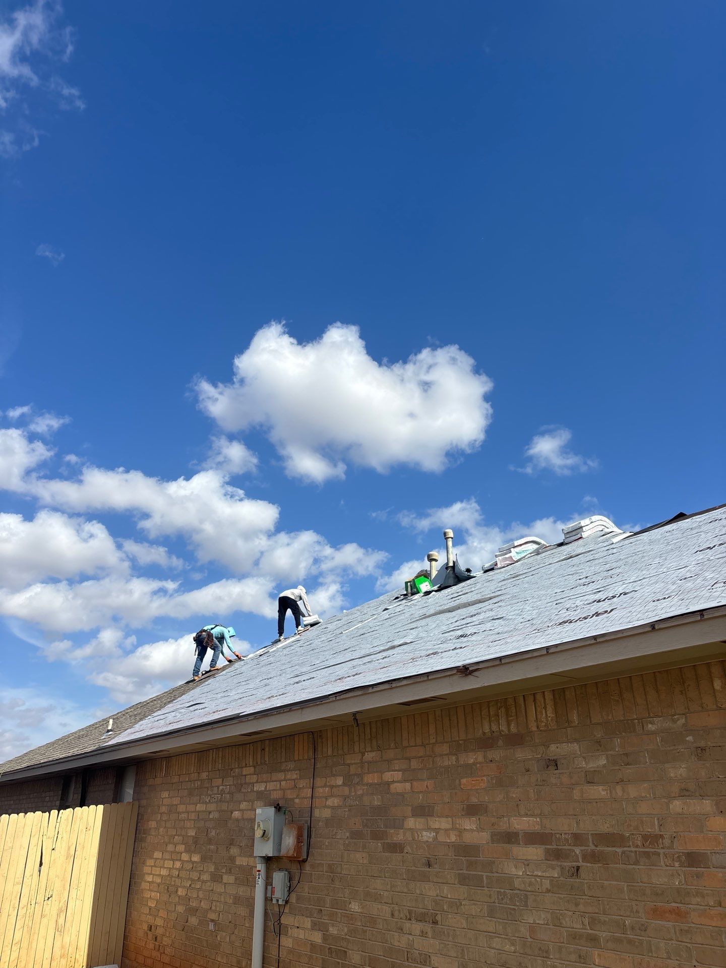 GAF - Weatherwood by Frontline Roofing and Construction