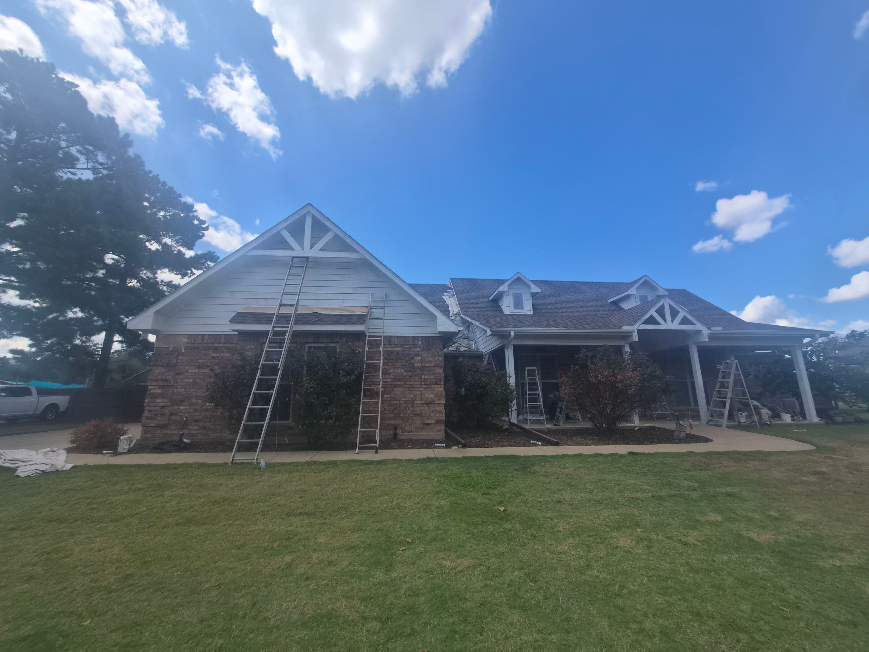 From Dated Brown to Modern Contrast: A Mineola Exterior Transformation by Quality Coats Painting