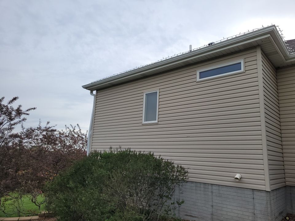 Residential Re-Roof using Landmark Shingles by White Castle Roofing