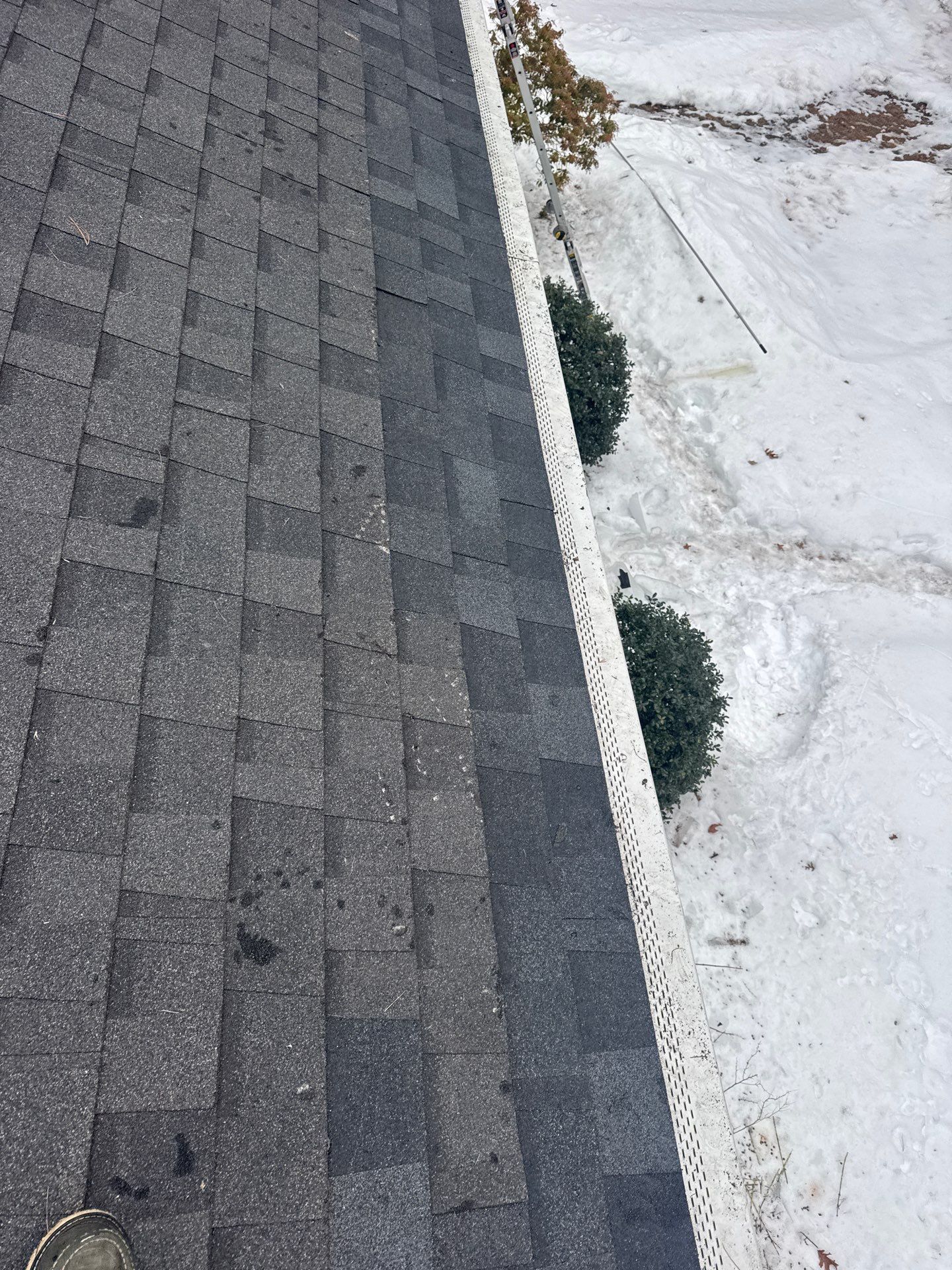 Ice Dam Removal & Snow Removal in Billerica, MA  by Mighty Dog Roofing of Greater Middlesex County