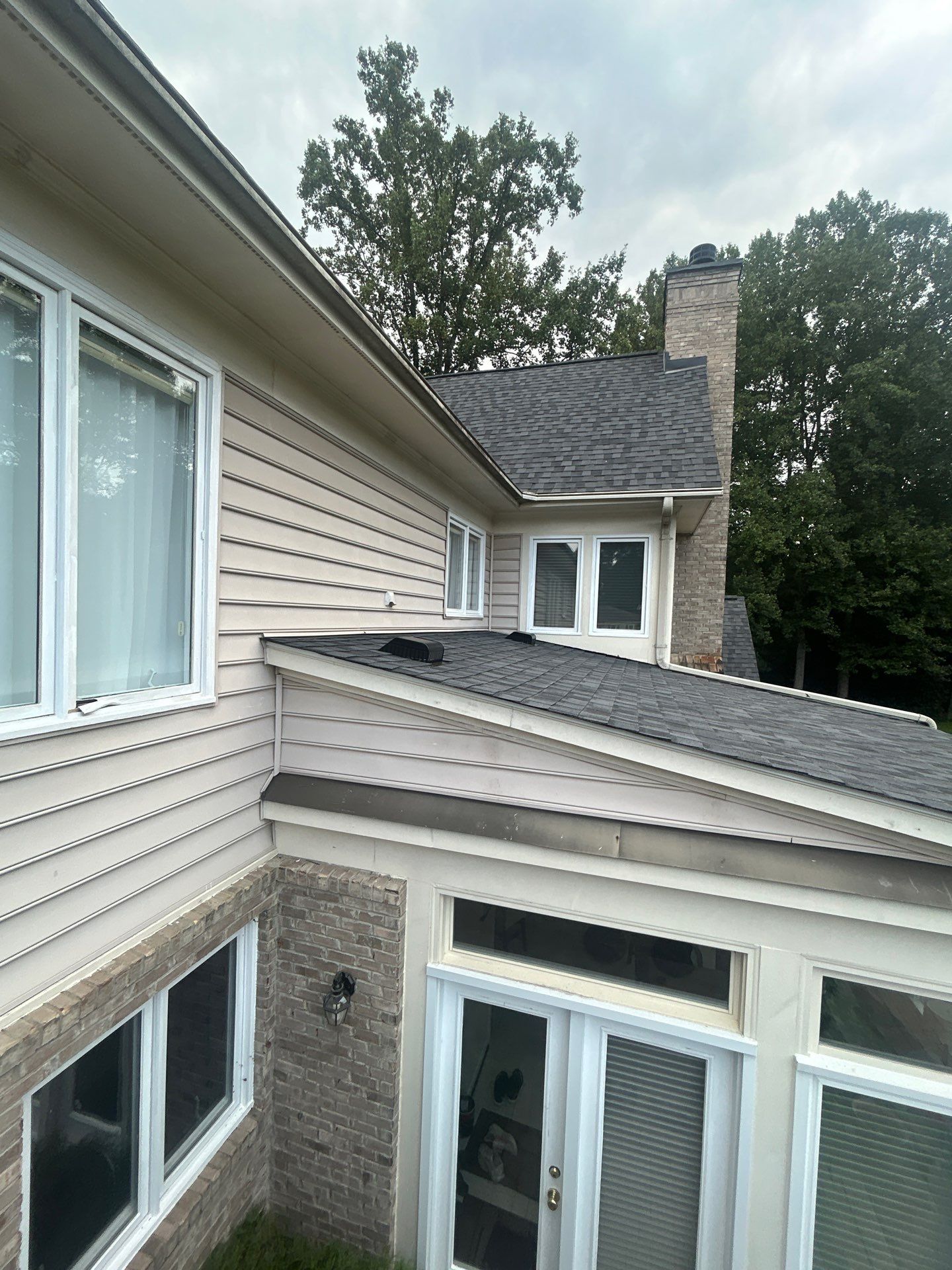 Great Falls : residential Roof with CertainTeed Landmark Pro in Max Def Moire Black  by RM Banning, Inc.