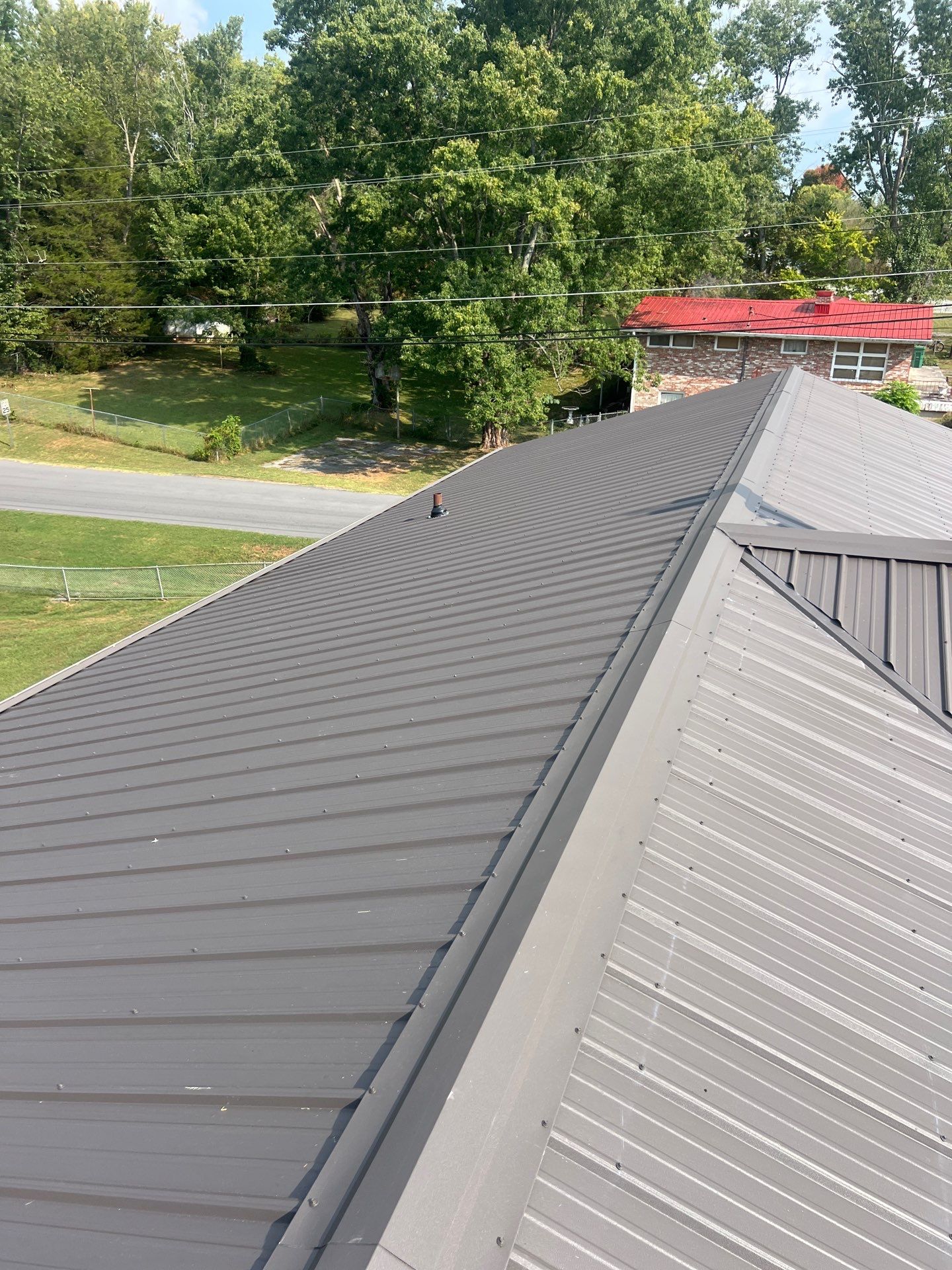 Morrison Residence - Piney Flats by Omnia Roofing