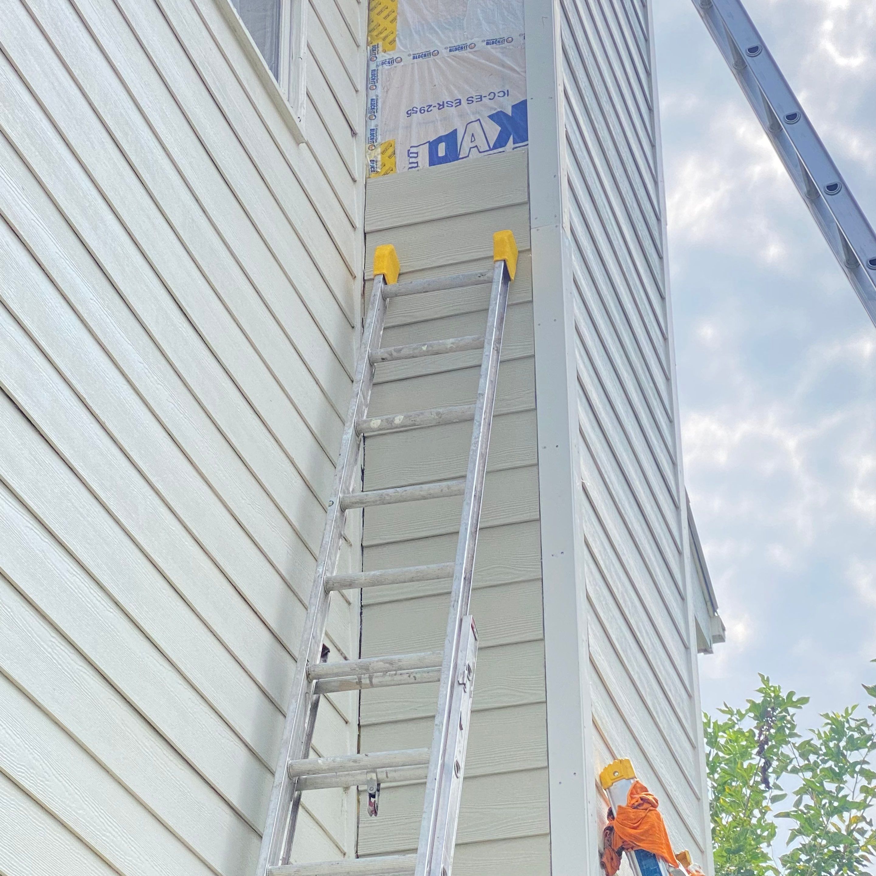 Siding Repair by Crows Roofing