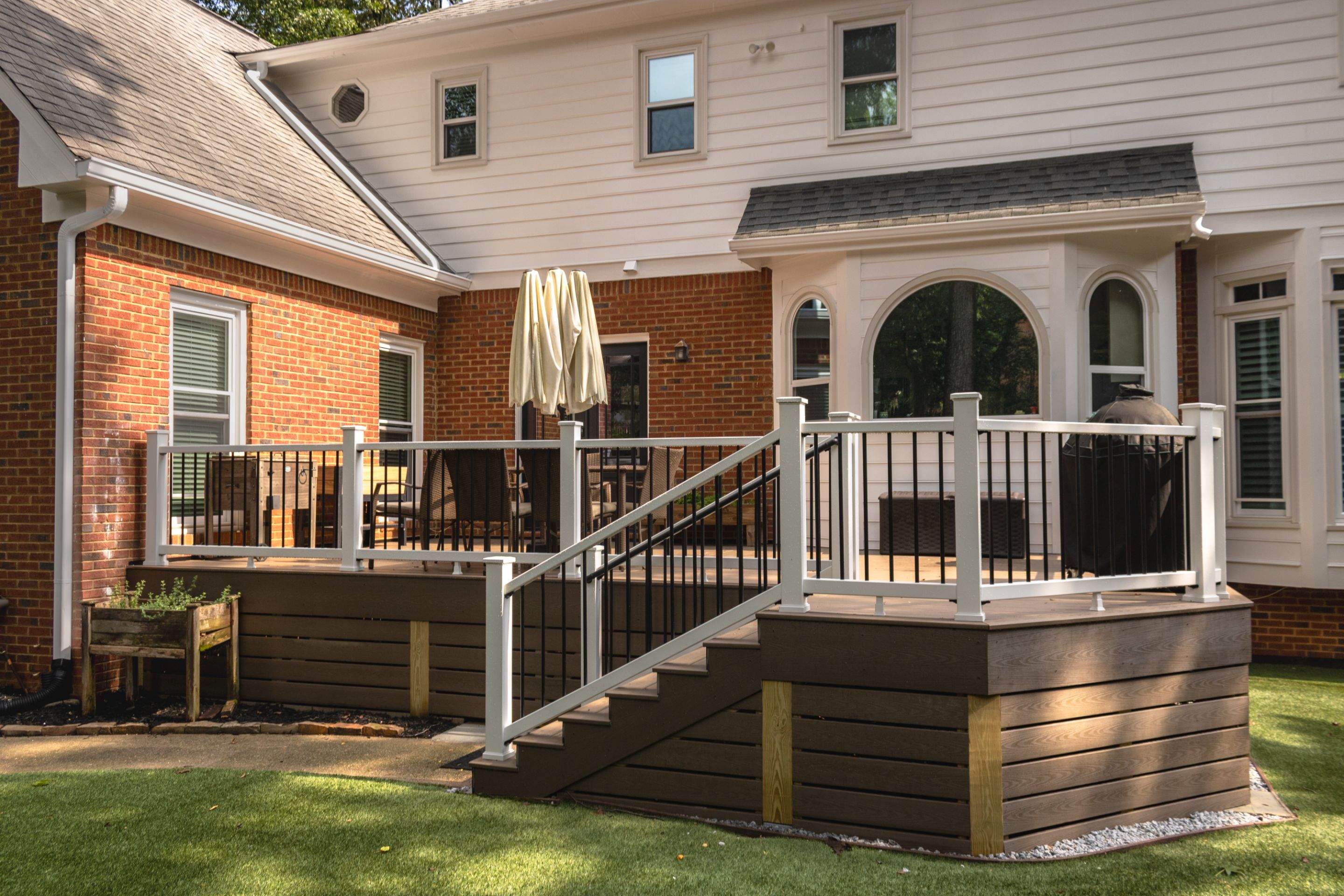 Alpharetta, GA Deckorators Deck Build with Trex Railing by Nelson Exteriors 