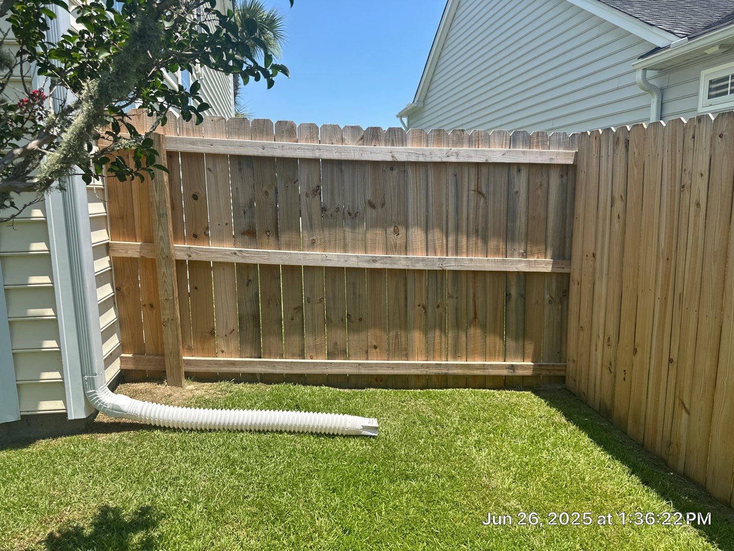 Wood Fence using Wood Sealant by DuraSeal