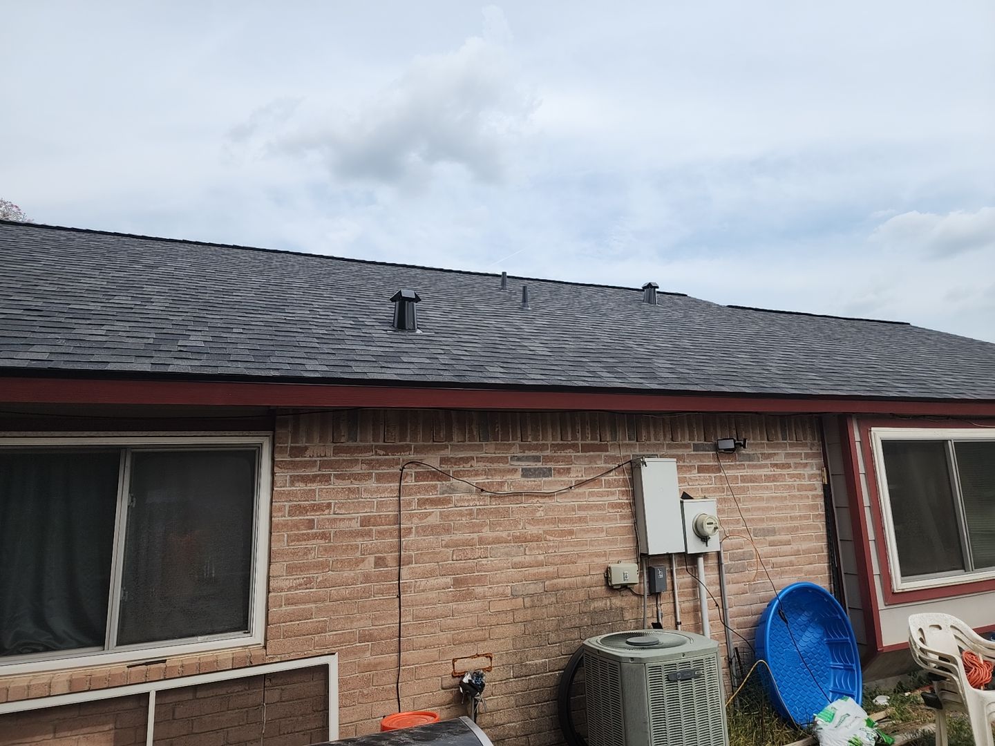 Residential Roofing Installation using Owen's Corning Duration (Lifetime) Shingles by Roof Repair Company