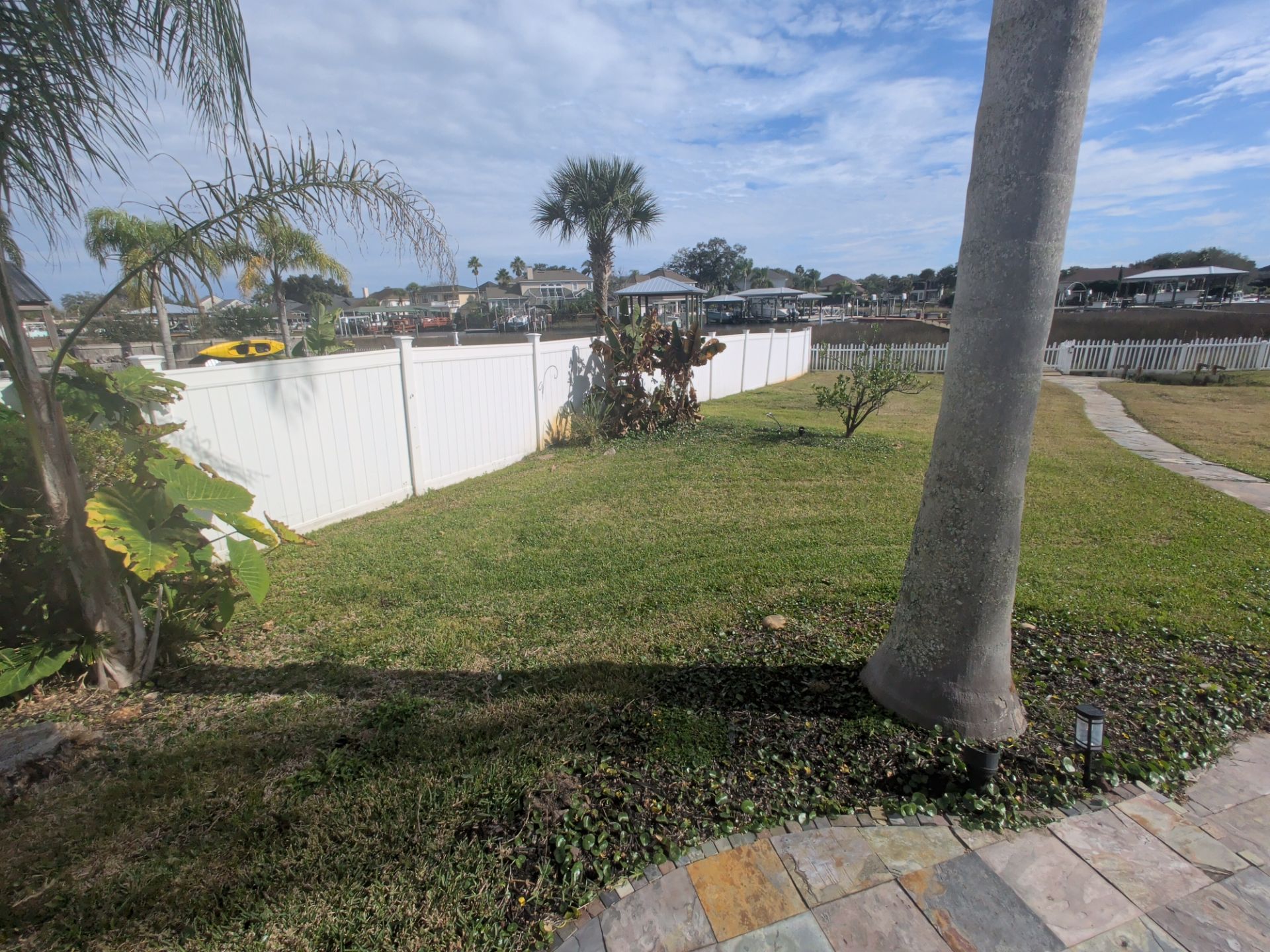 Flower Bed & Property Cleanup San Pablo area — Jacksonville Beaches, FL by Harmoni Home Services
