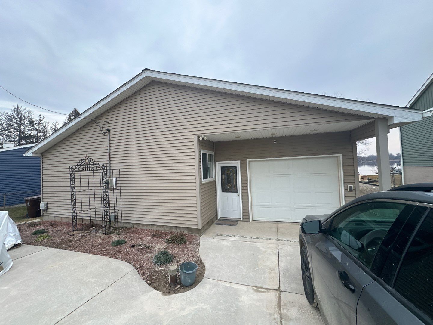 Siding Replacement using Certainteed Restoration Classic D4 by 180 Contractors
