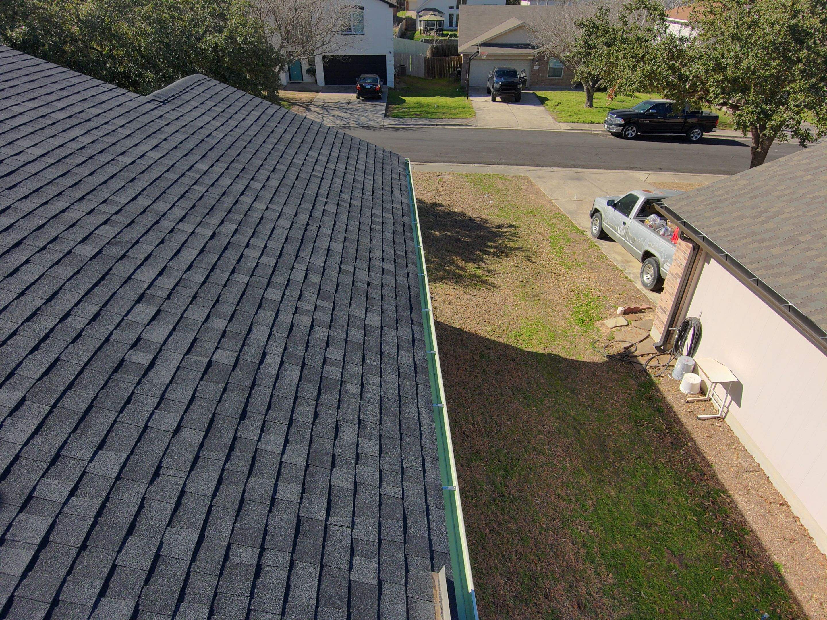 Onyx Black - Owens Corning TruDefinition Duration by RoofsOnly.com